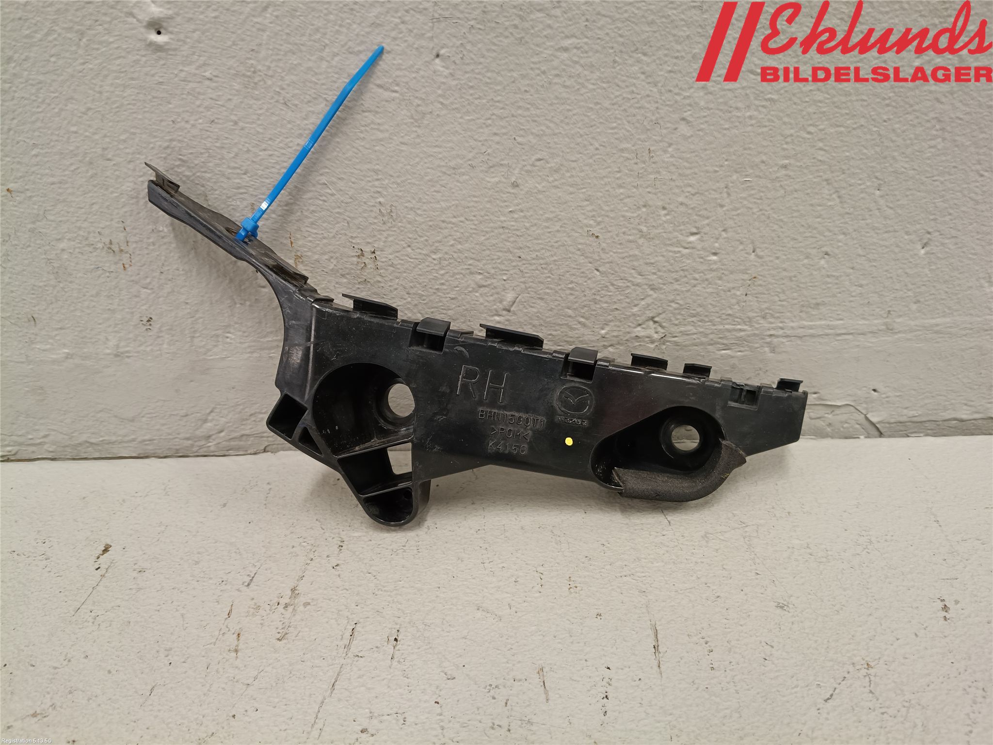 Mazda 3 III 14-19 Stötfångarfäste Fram Hö