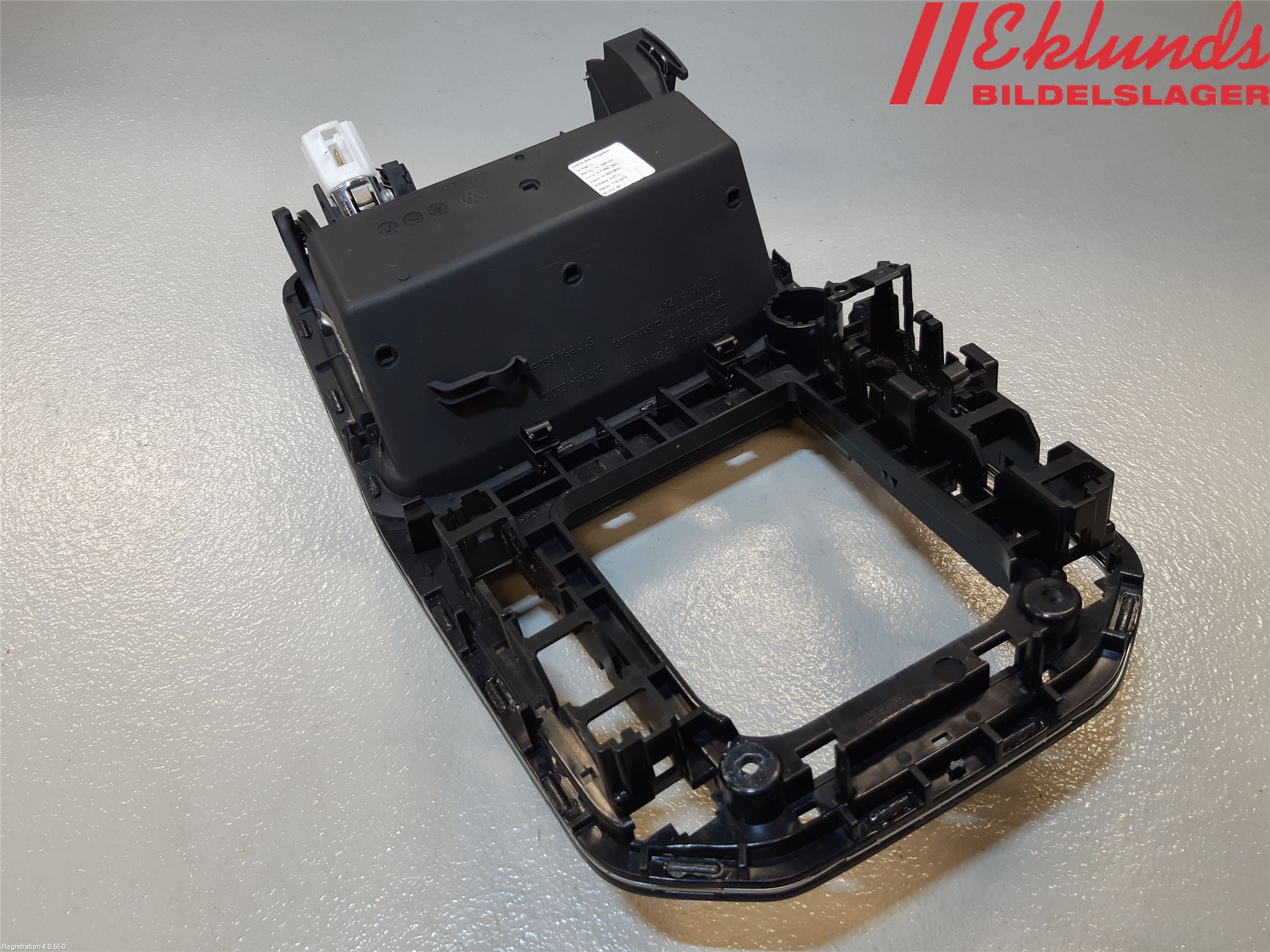 Volkswagen VW GOLF SPORTSVAN 15-20 Instrumentbräda Förvaringsfack