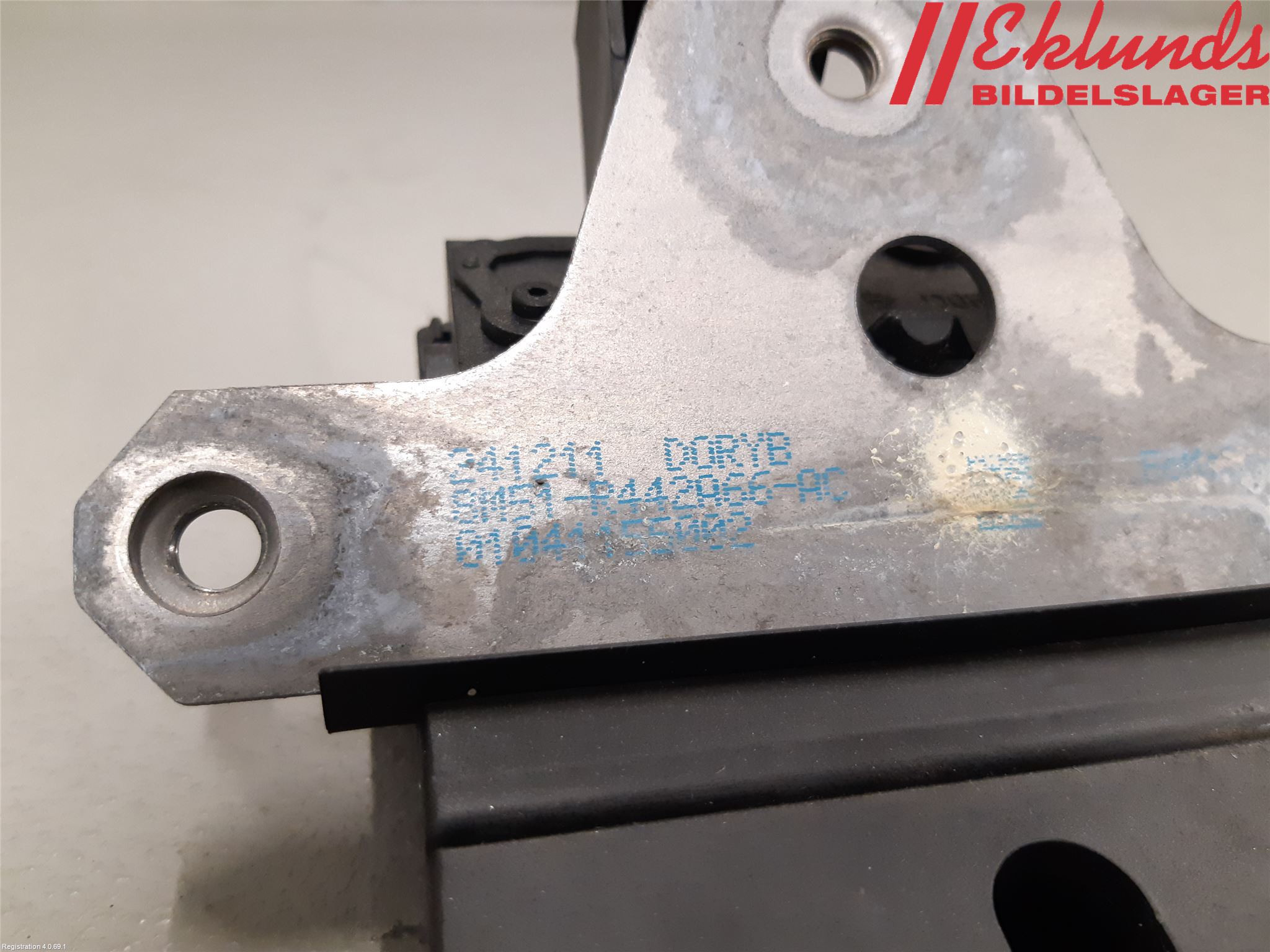 Ford FOCUS 11-14 Låskista Baklucka