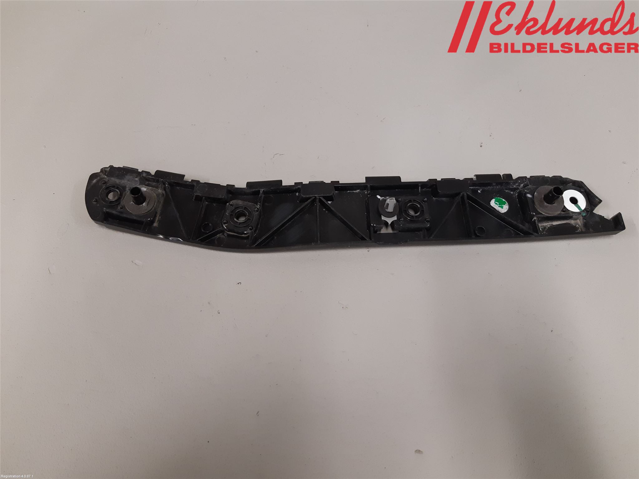 Ford KUGA 13-16 Stötfångarfäste Bak Hö