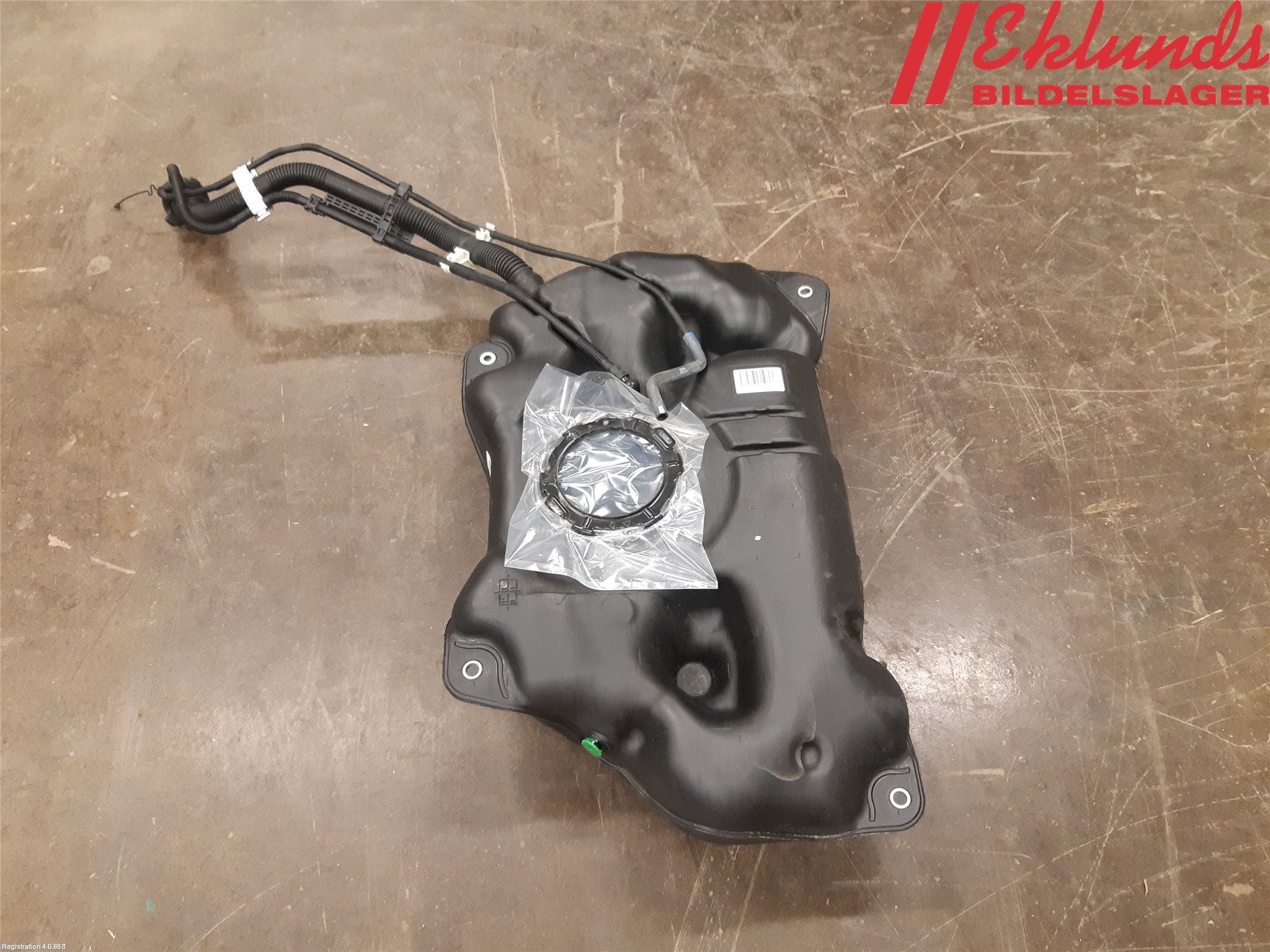 Toyota YARIS XP21 20- Bränsletank