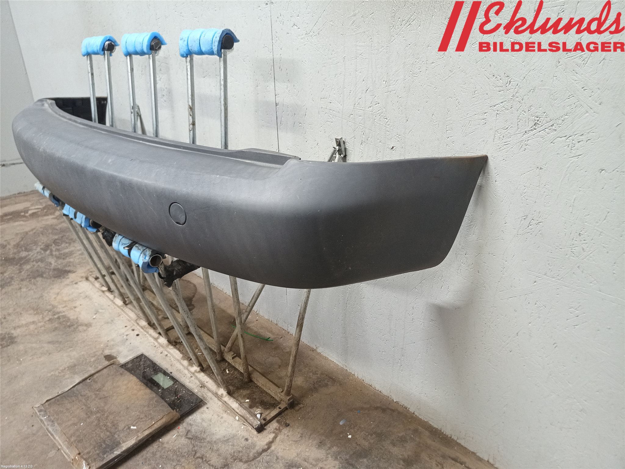 Volkswagen VW CADDY      04-10 Stötfångarbeklädnad Bak