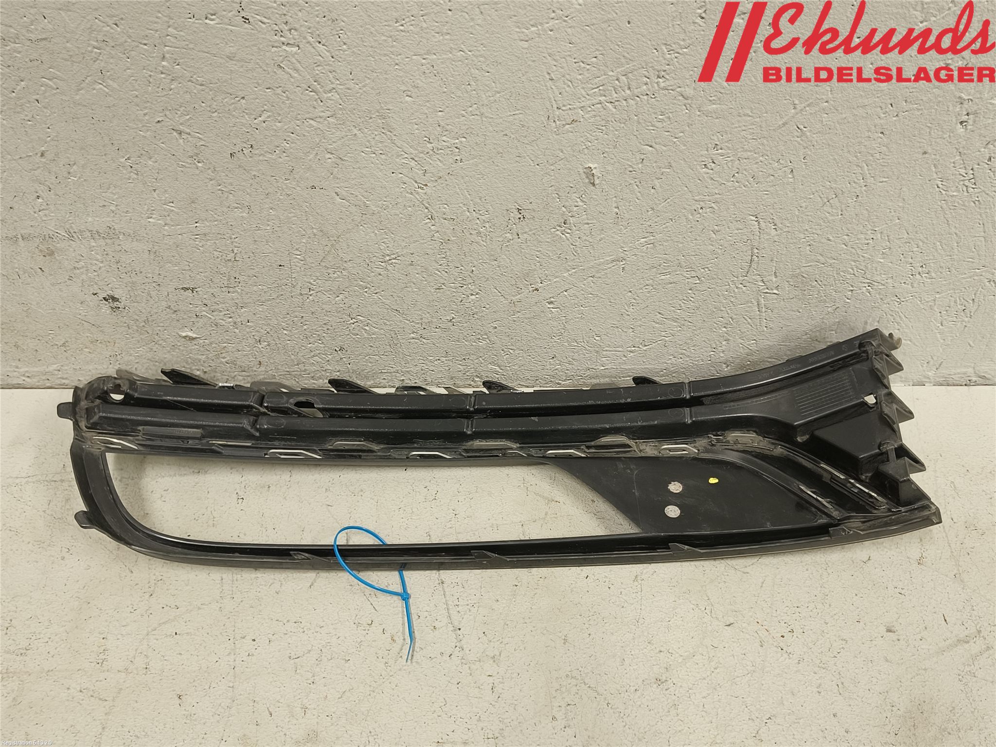 Volkswagen VW PASSAT 11-14 Dimljussarg Fram