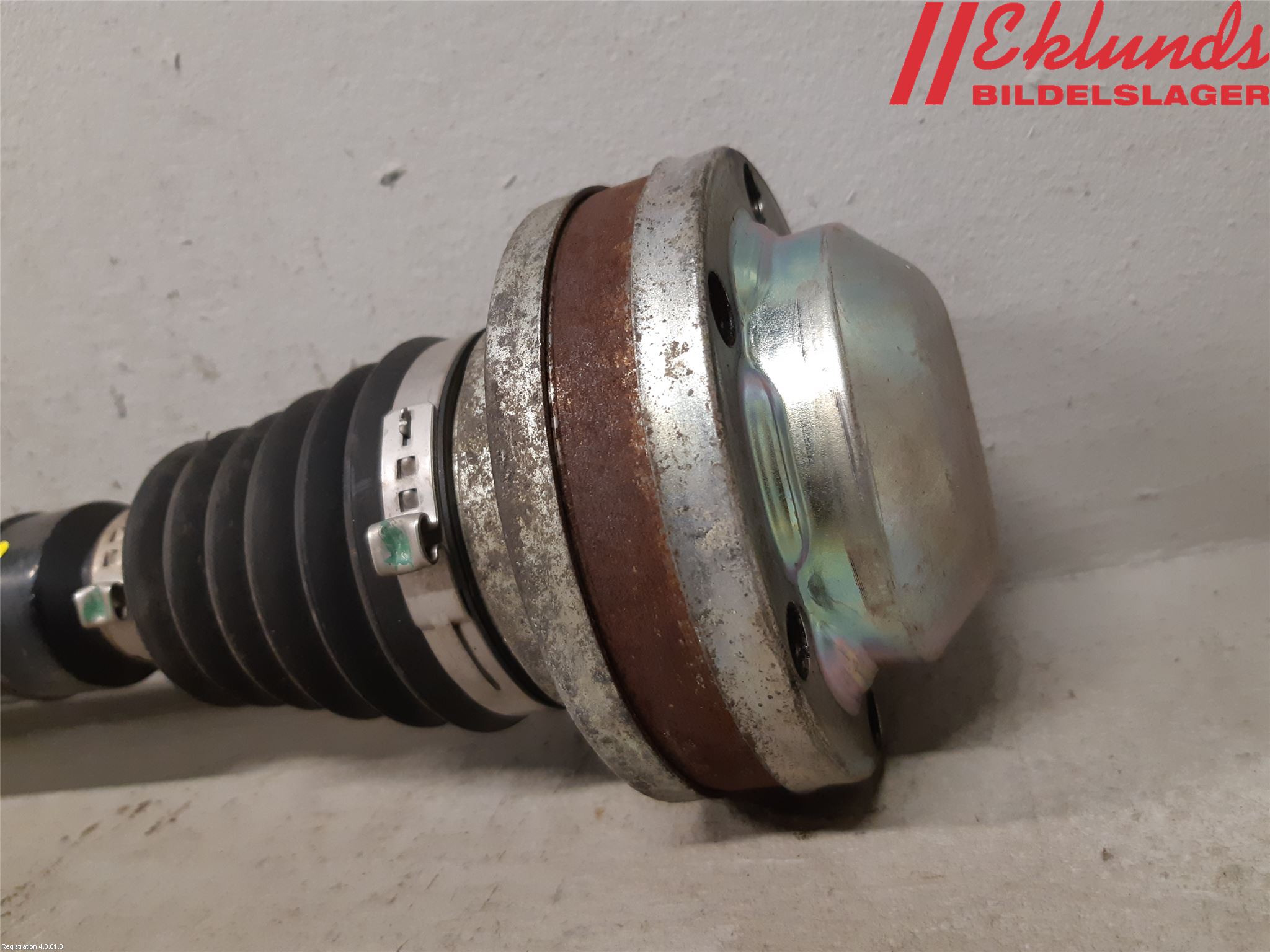 Volkswagen VW PASSAT 11-14 Drivaxel Fram Höger