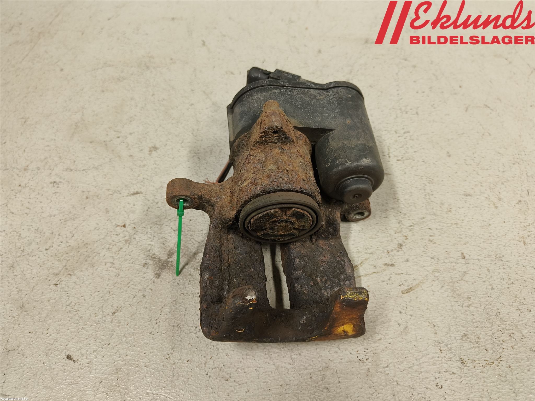 Volkswagen VW PASSAT 11-14 Bromsok Bak Höger