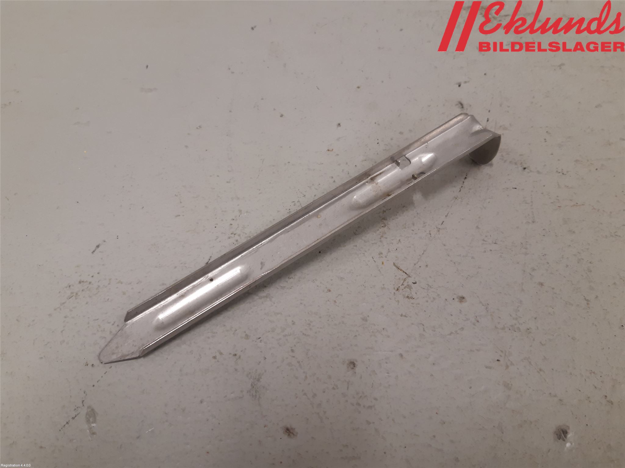 Volvo V70 08-13 Strålkast Fästsarg