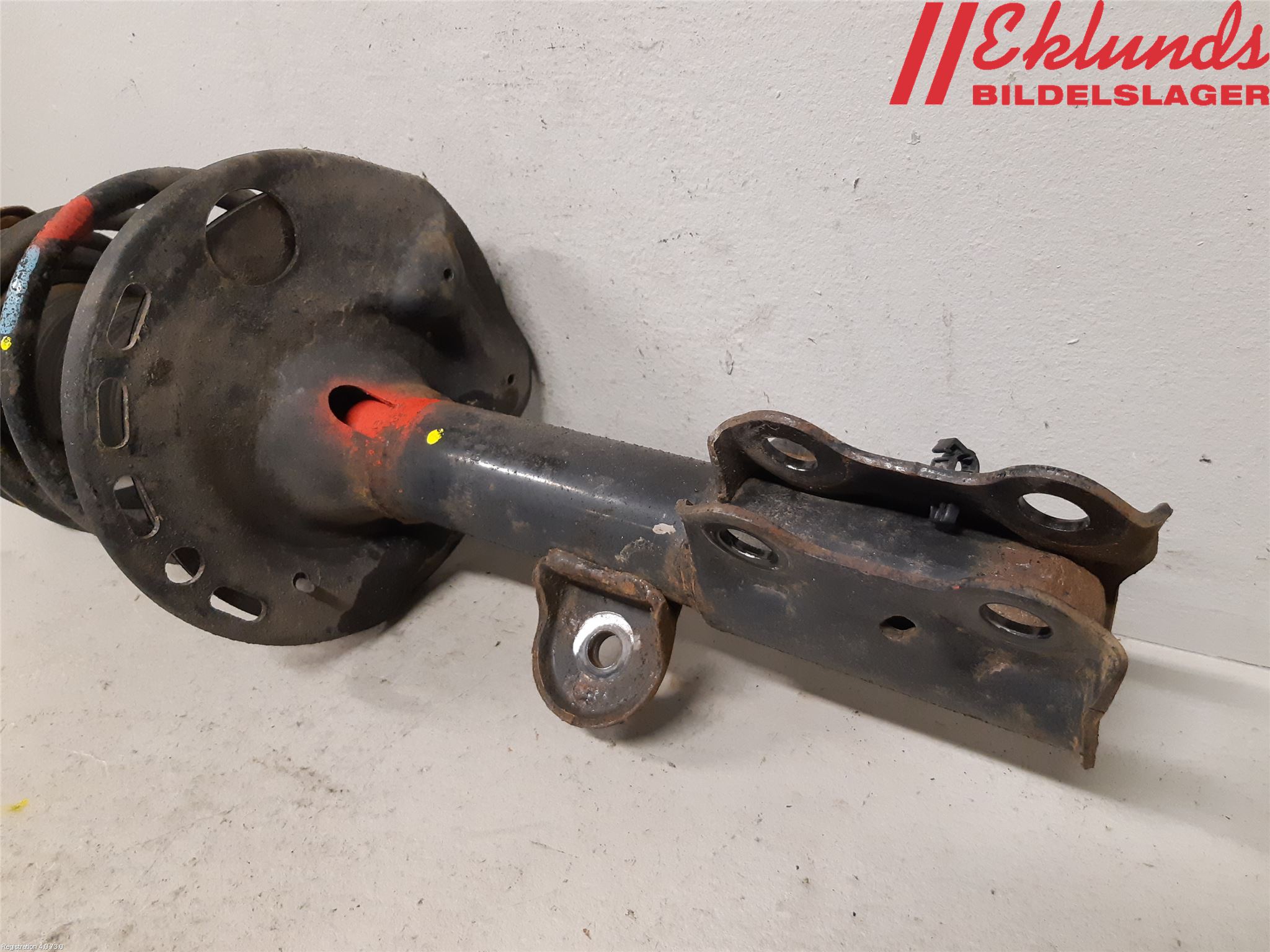 Toyota RAV4 13-18 Fjäderben Fram Vänster