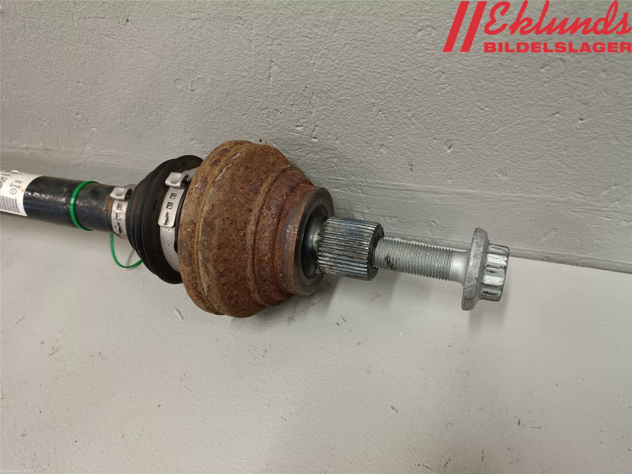Volkswagen VW ID.4 21- Drivaxel Bak Höger