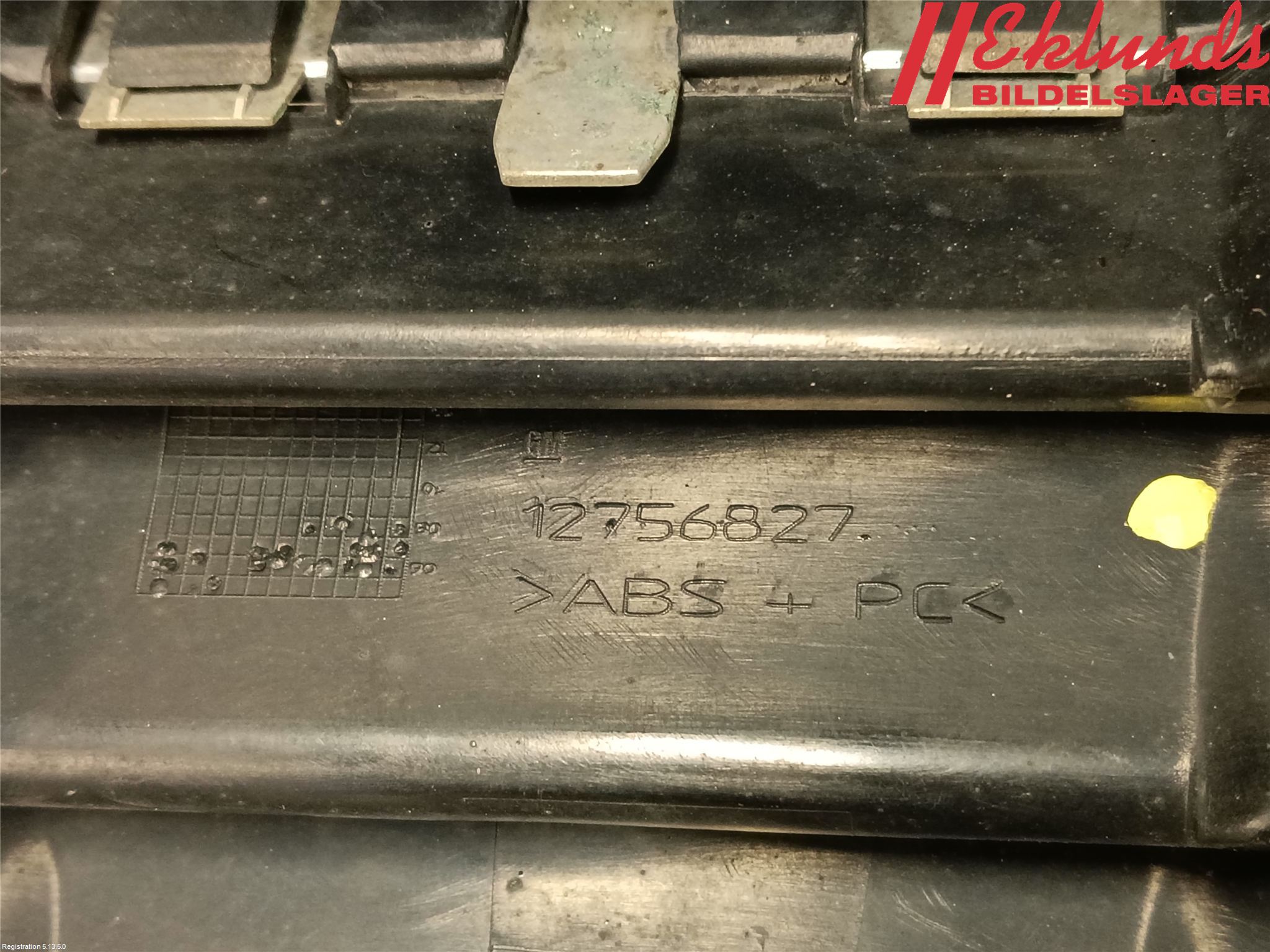 Saab 9-5     06-10 Grilldel Mitt