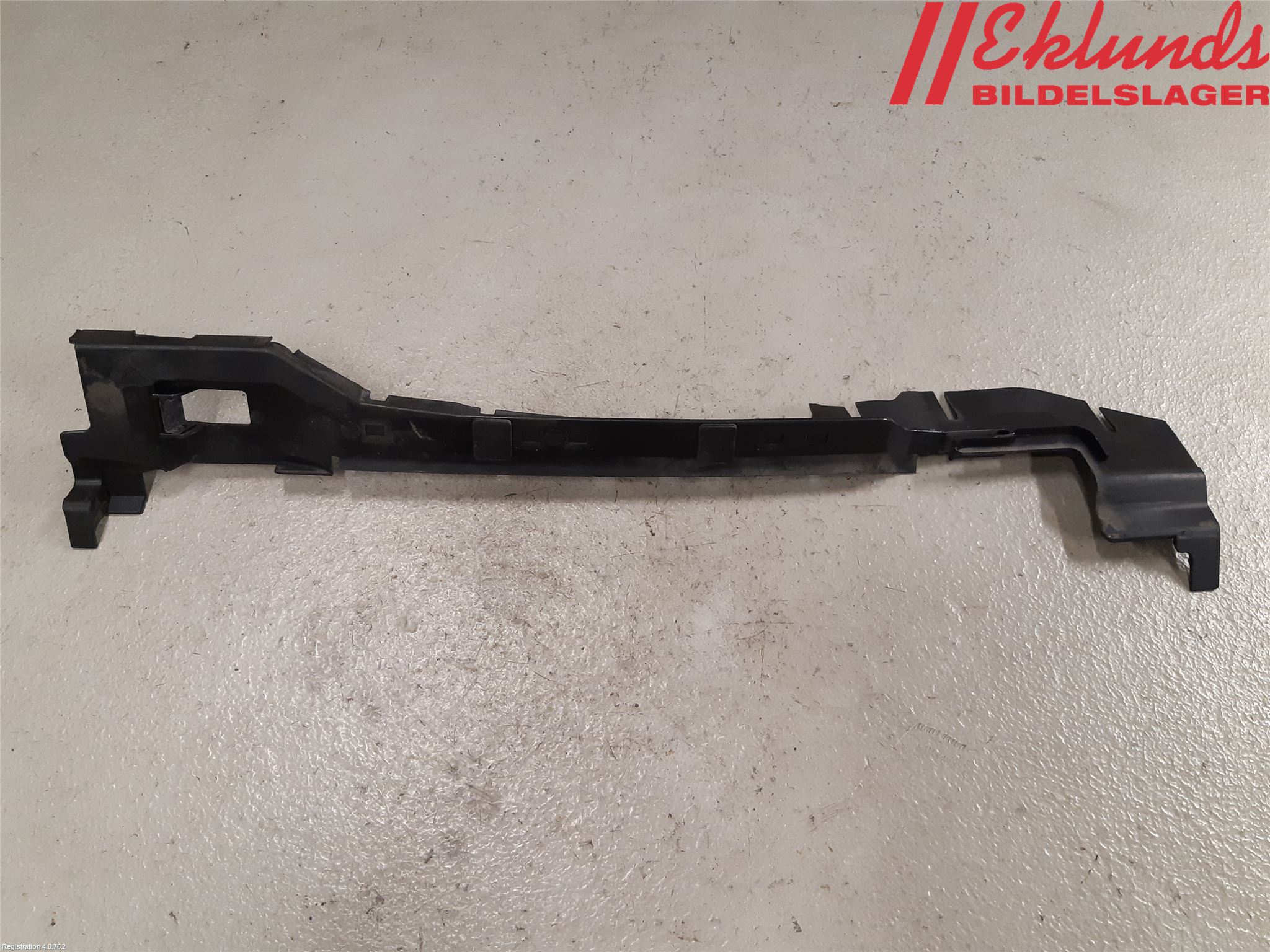 Audi Q2/SQ2 17- Deflektor Plåt-Plast Kylning