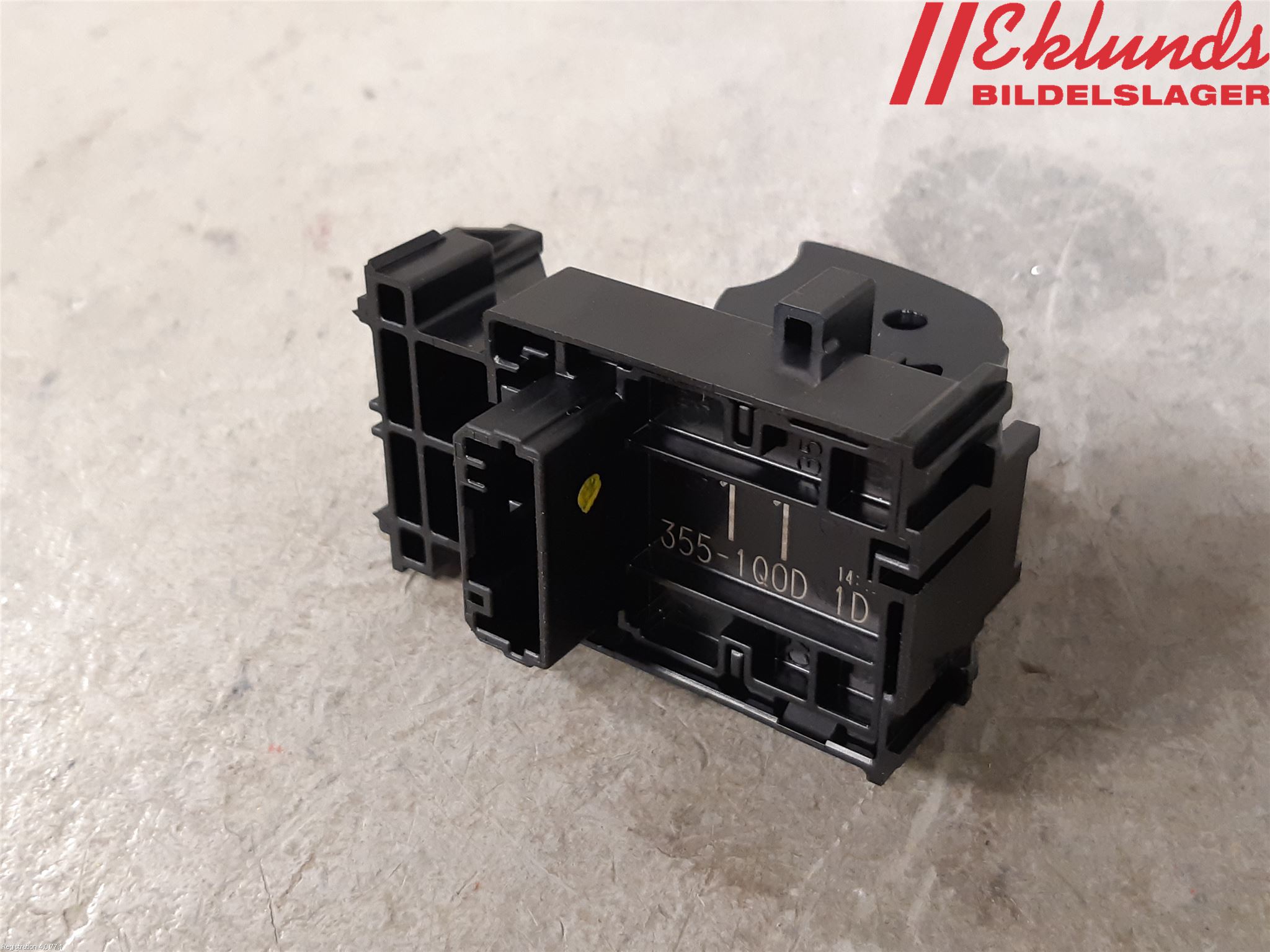 Toyota COROLLA 19- Strömställare Elhiss