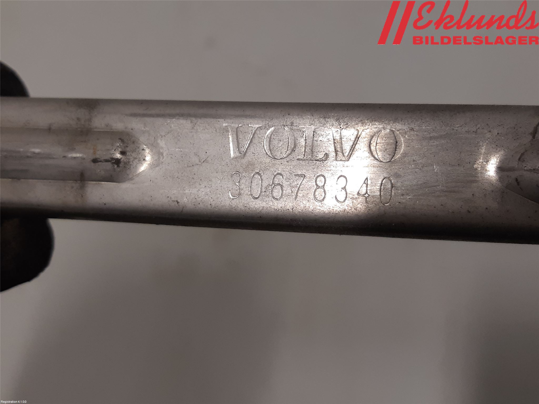 Volvo XC70 08-13 Strålkast Fästsarg