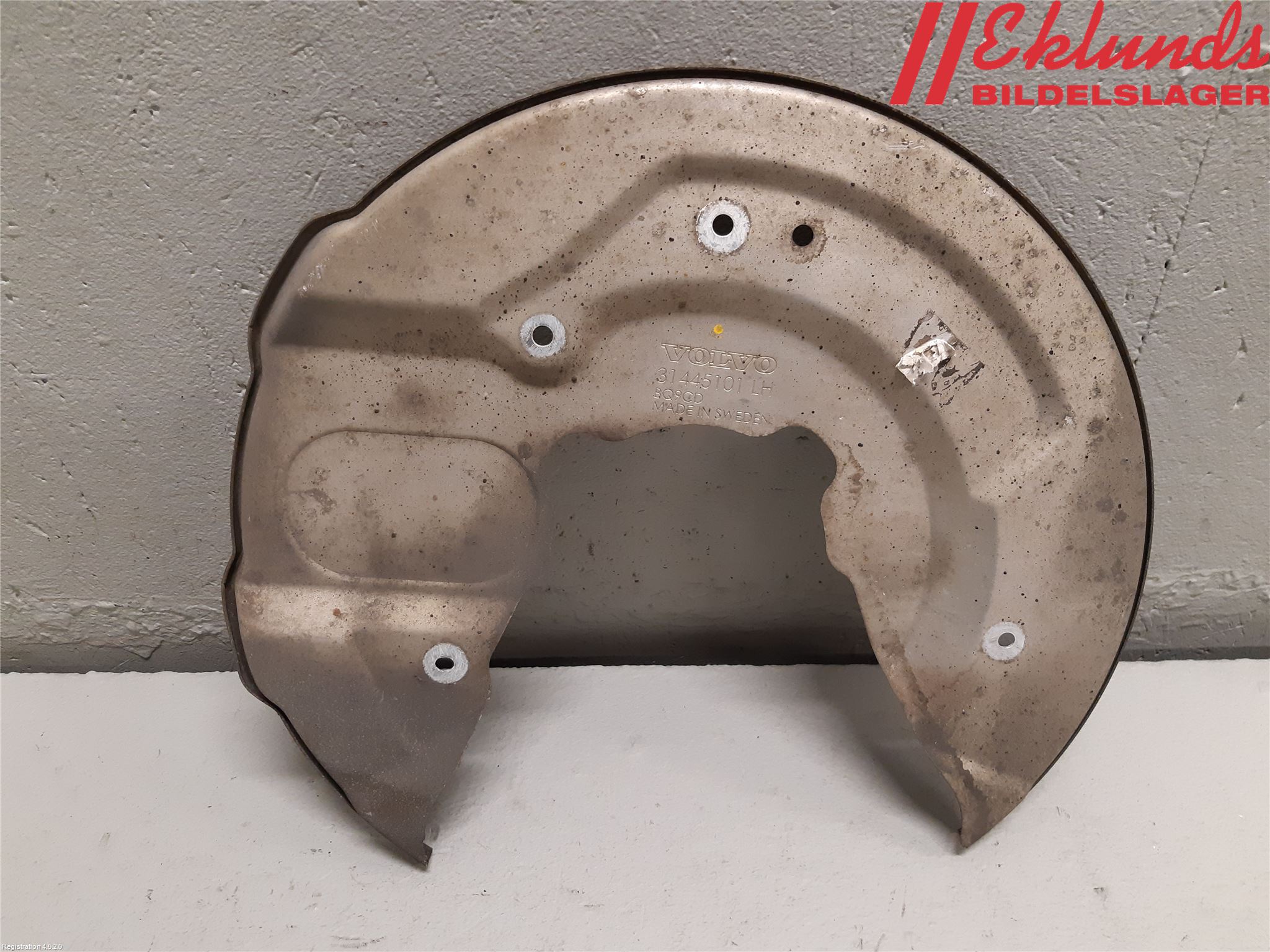 Volvo V90 17->> Bromssköld Fram