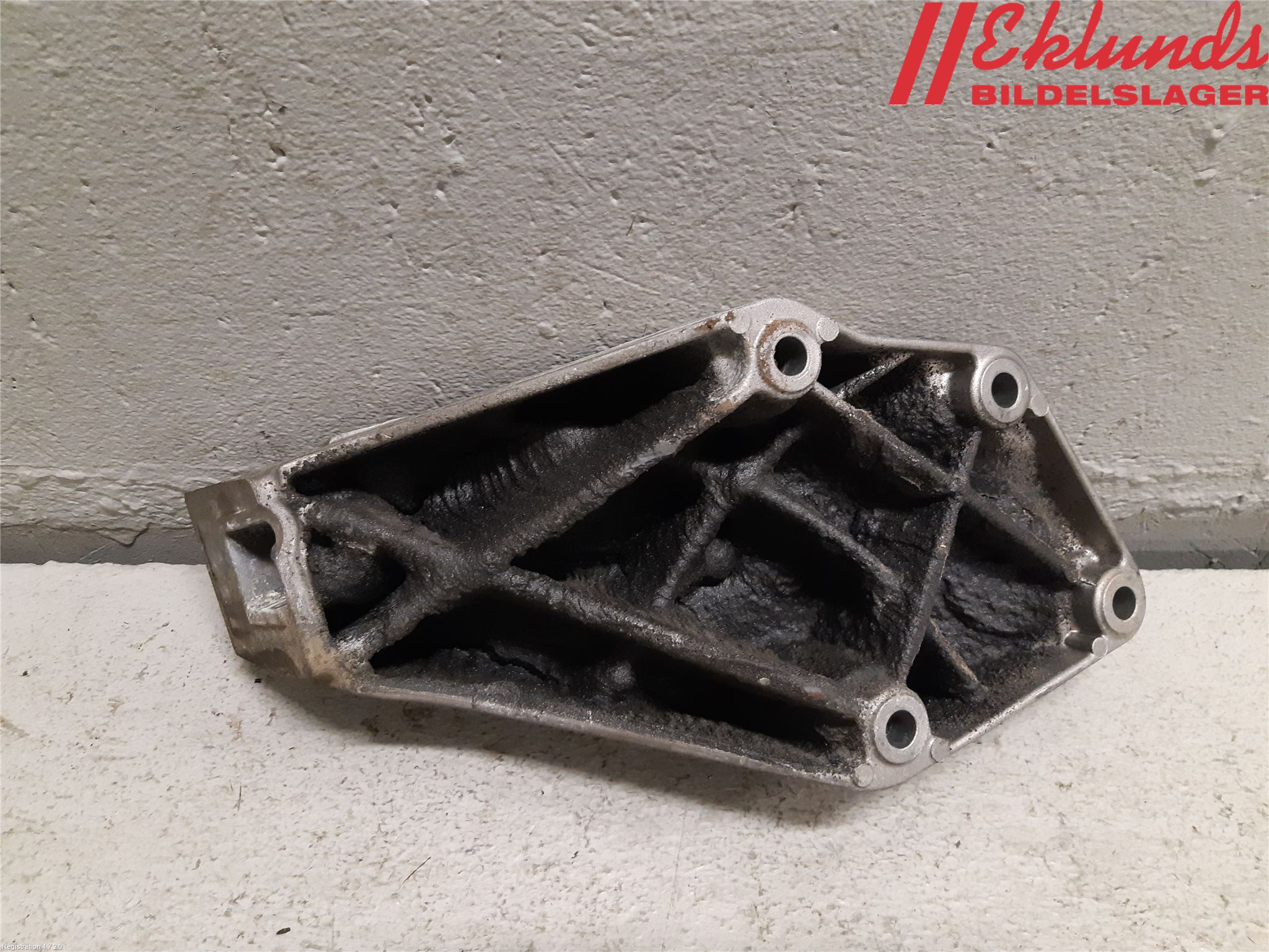 BMW 5 G30/G31/F90 17-23 Motorfäste