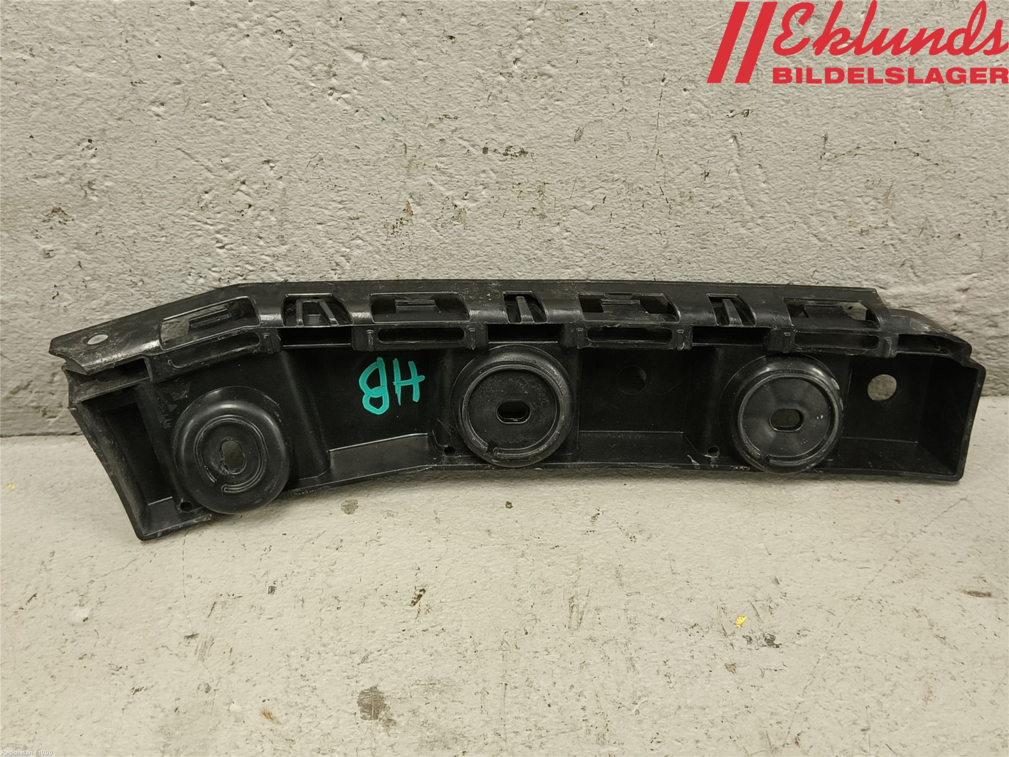 Skoda SCALA 19- Stötfångarfäste Bak Hö