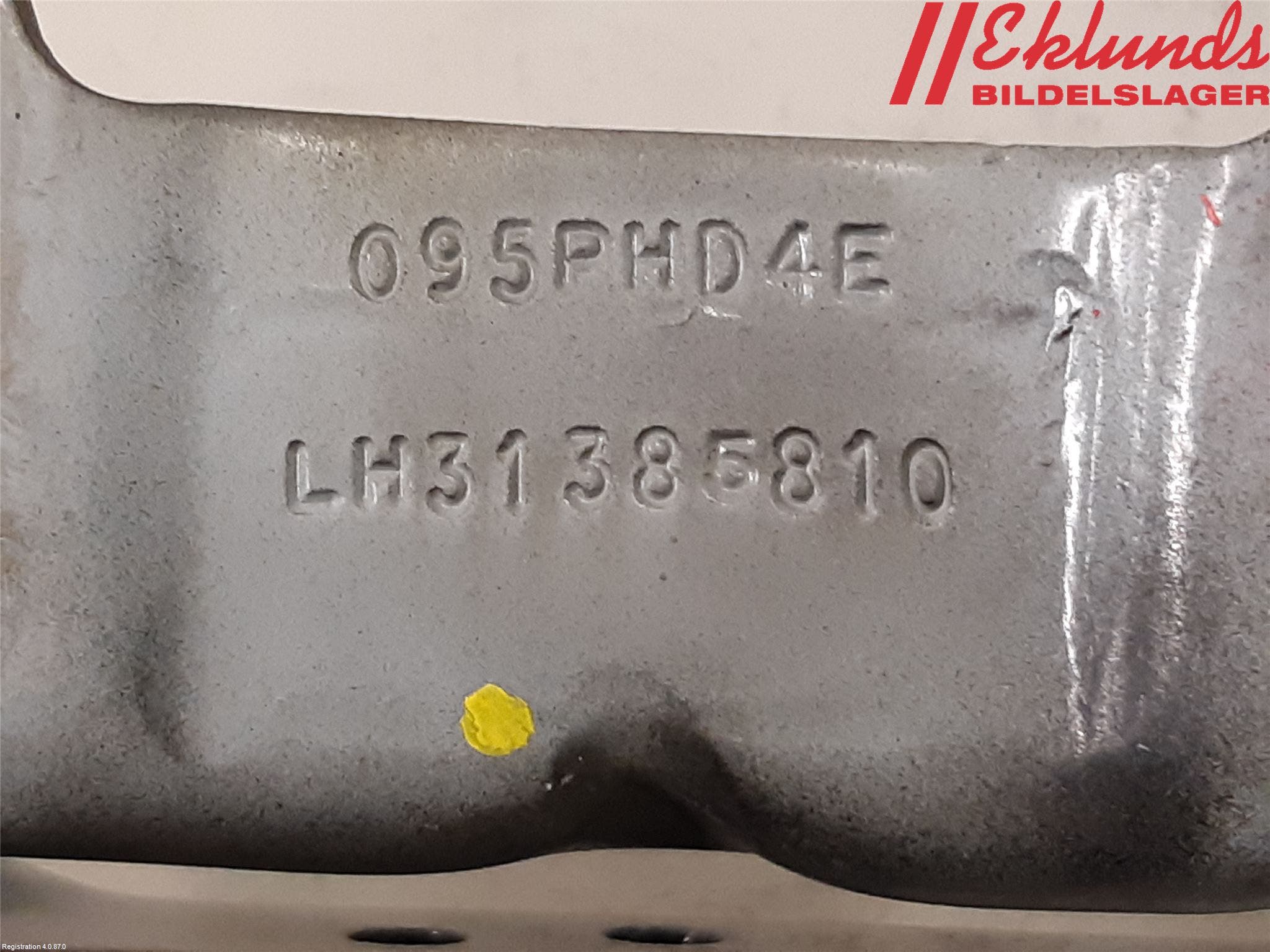 Volvo XC70 14-16 Huvgångjärn