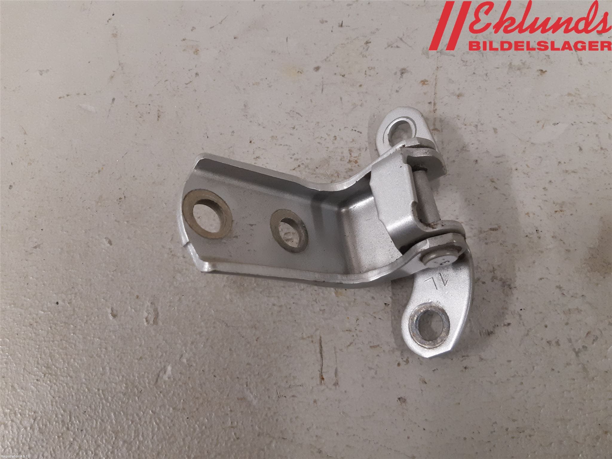 Toyota YARIS XP130 12-14 Dörrgångjärn