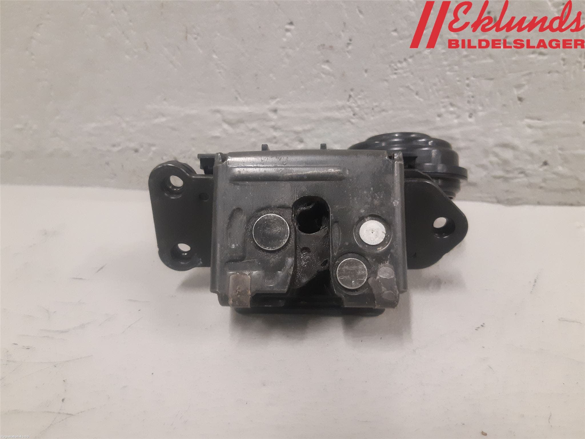 Toyota AVENSIS 09-15 Låskista Baklucka