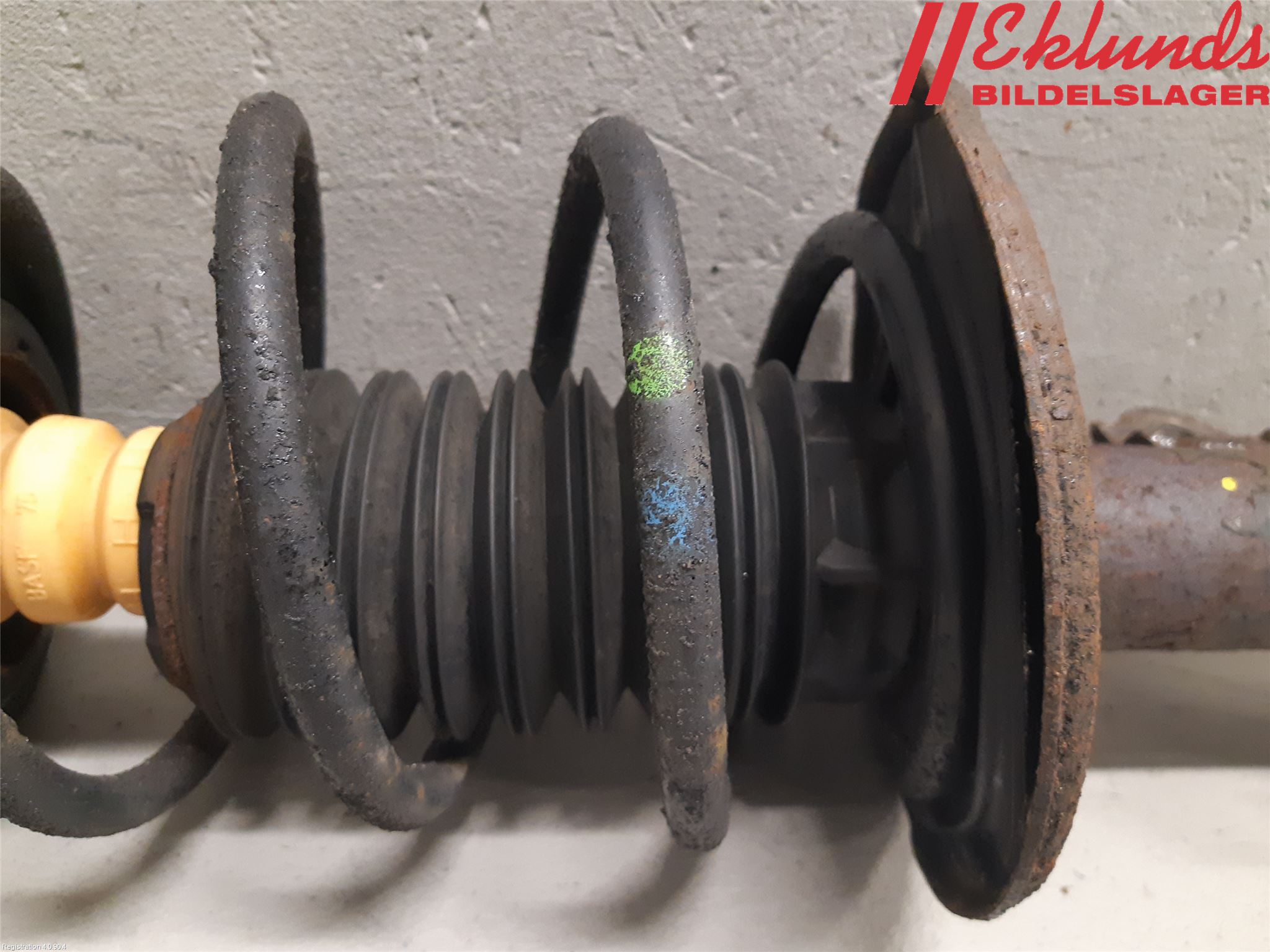 Toyota AURIS 13-19 Fjäderben Fram Höger