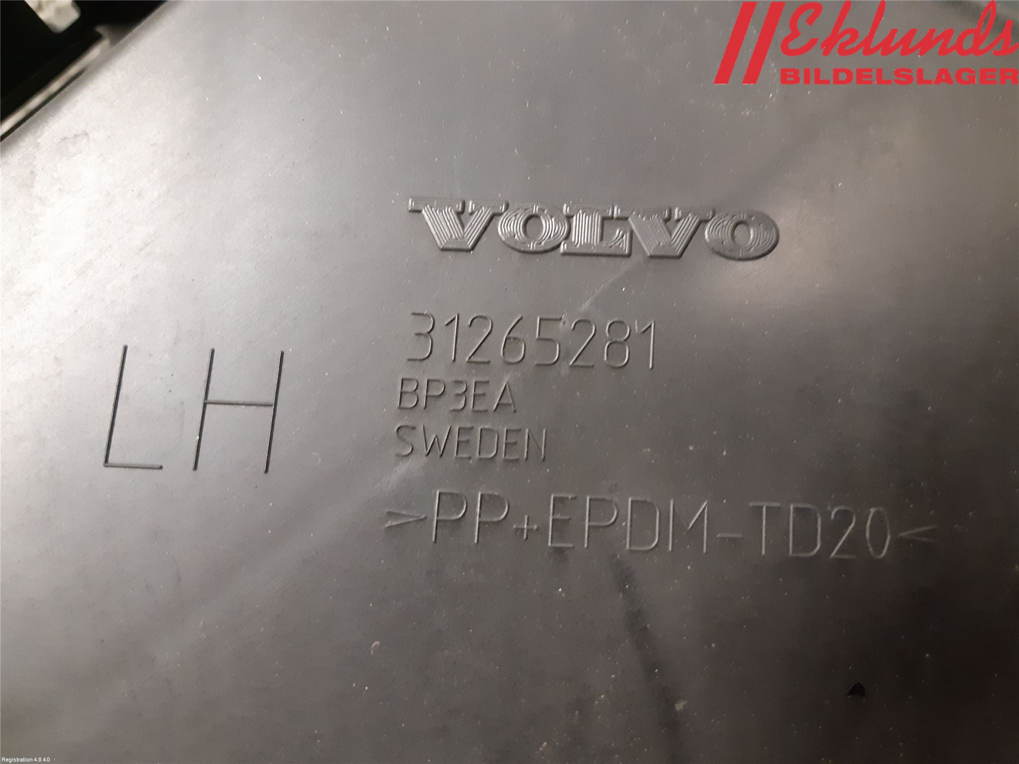 Volvo V60 11-13 Stötfångarfäste Bak Vä
