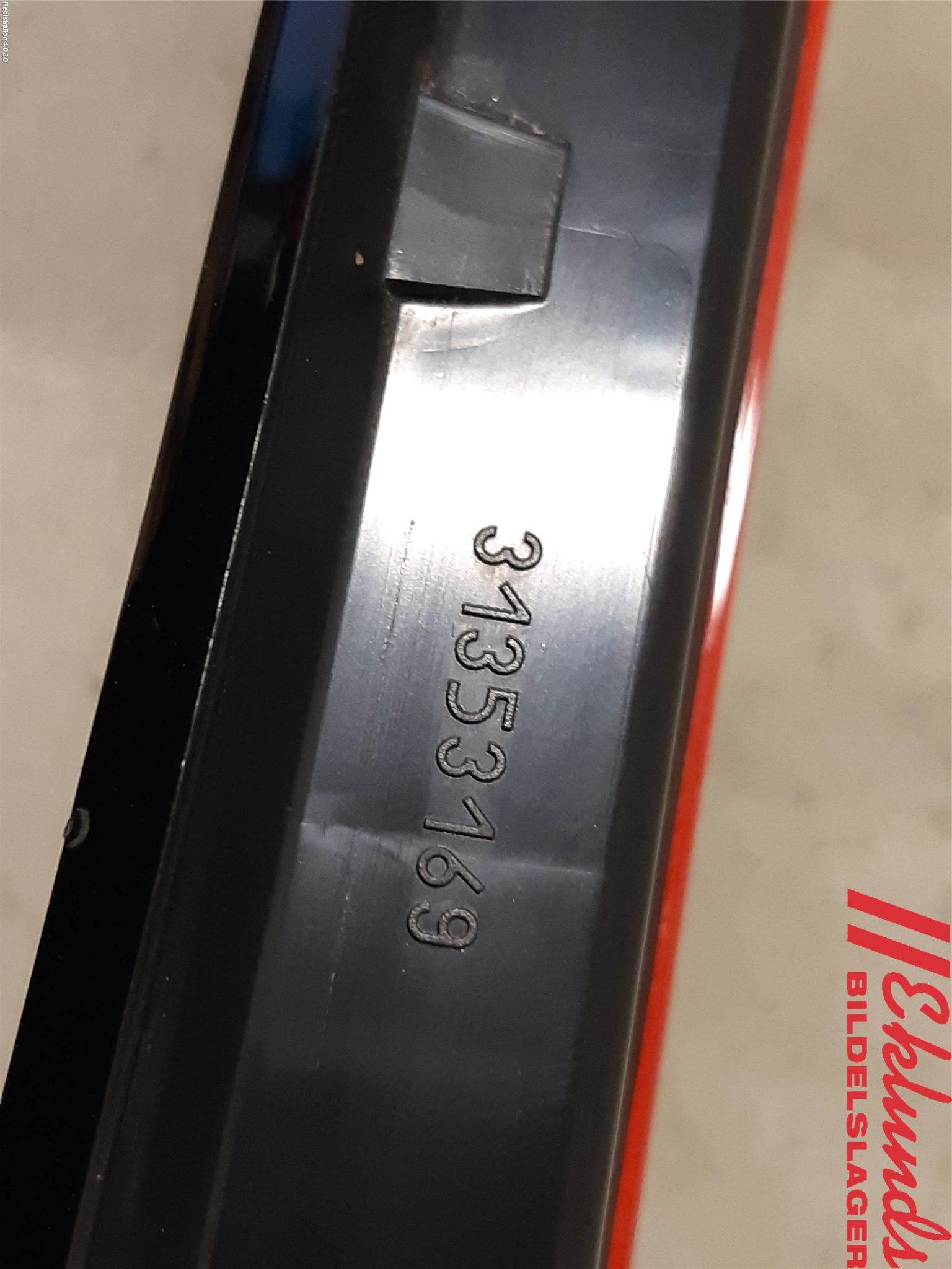 Volvo XC90/RECHARGE 16- Bromsljus Bakruta