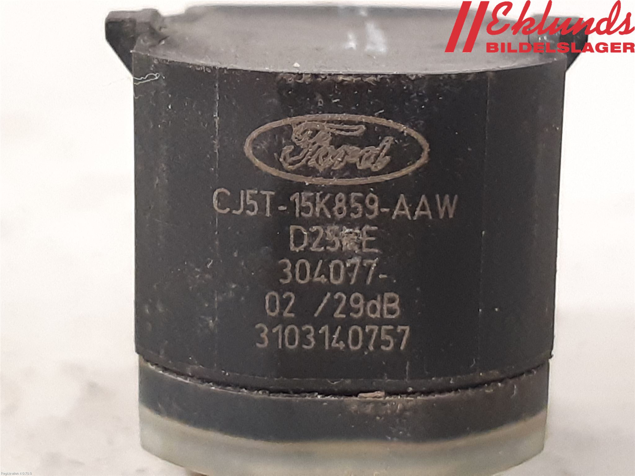 Ford KUGA 13-16 Parkeringshjälp Frontsensor