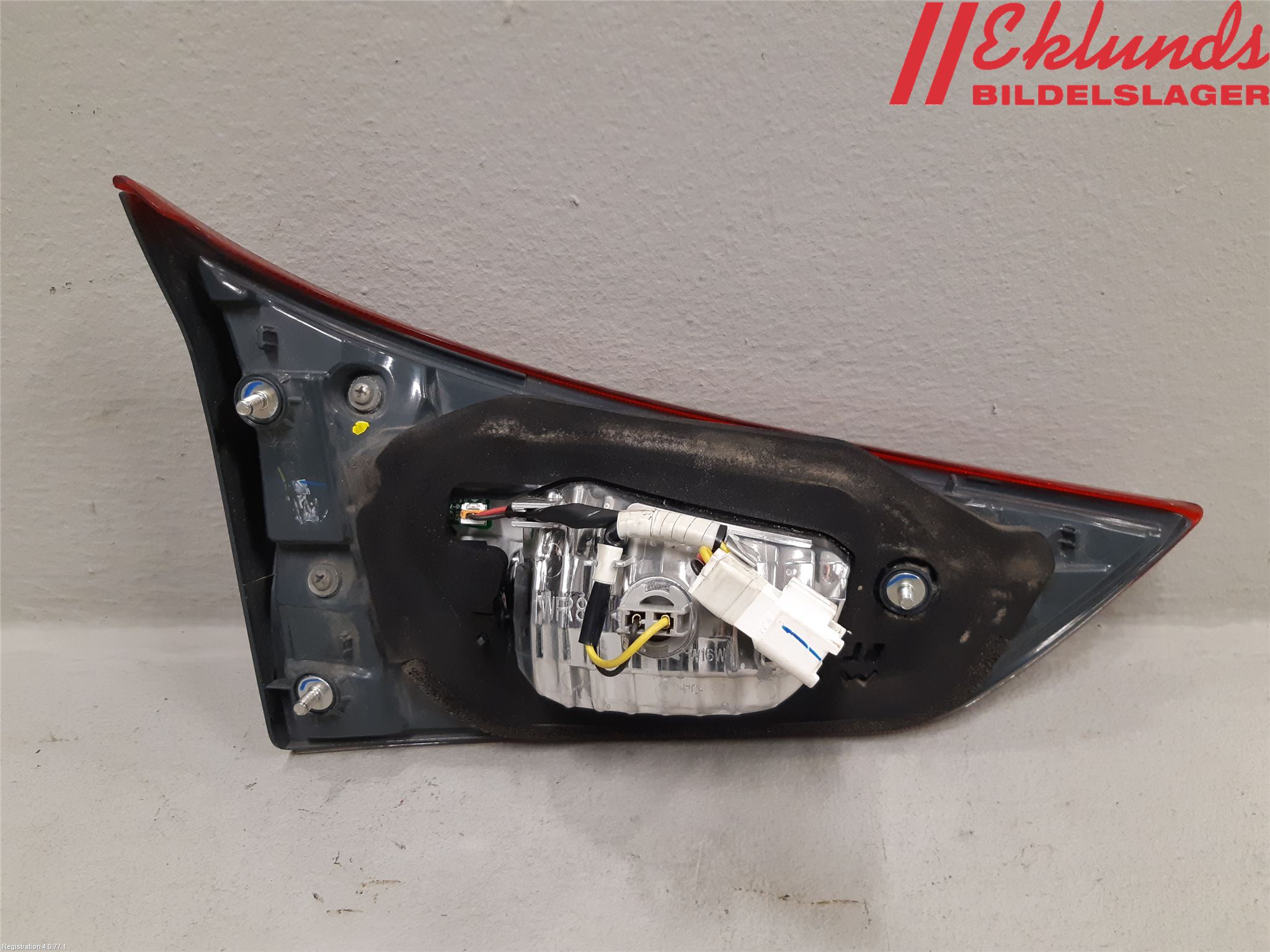 Toyota AURIS 13-19 Bakljus Lucka Hö