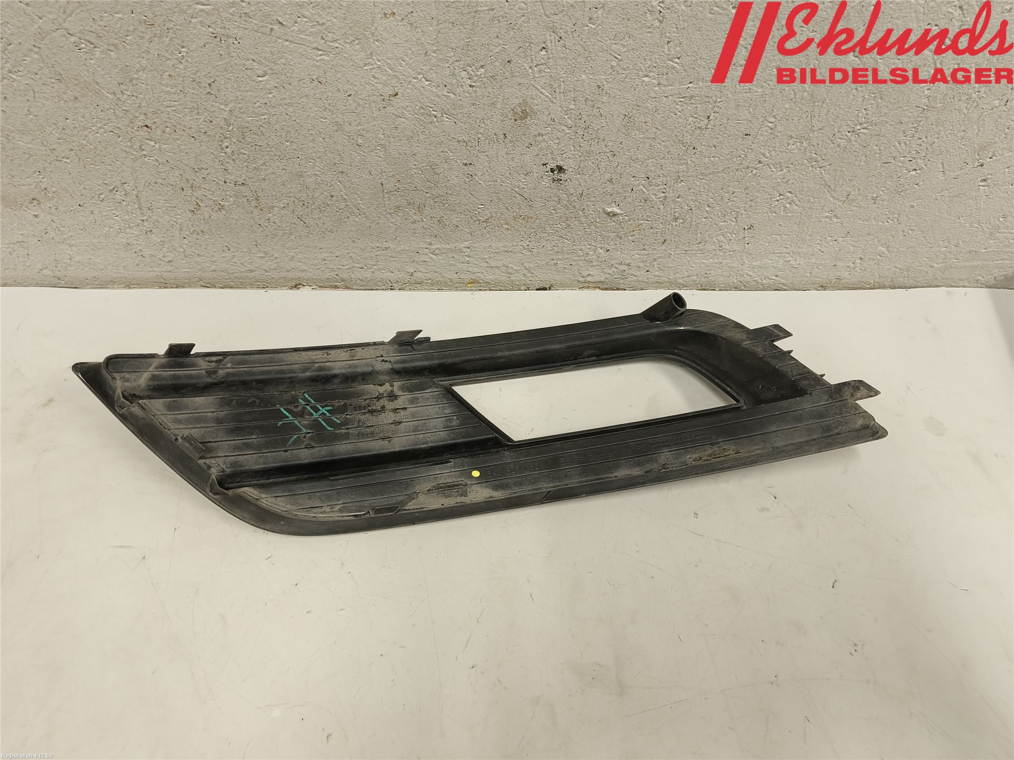 Audi A4 12-15 Dimljussarg Fram