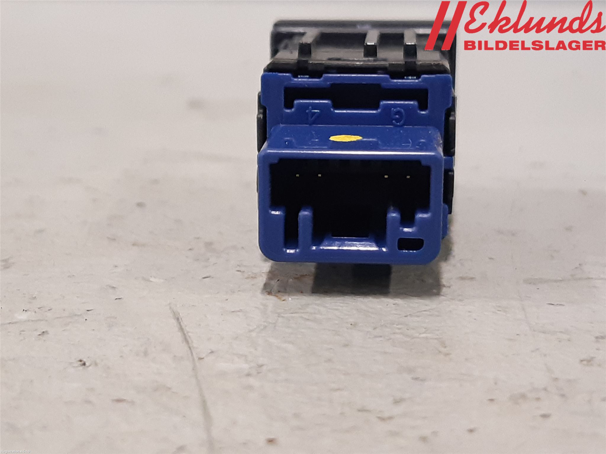 Toyota COROLLA 19- Strömställare Baklucka
