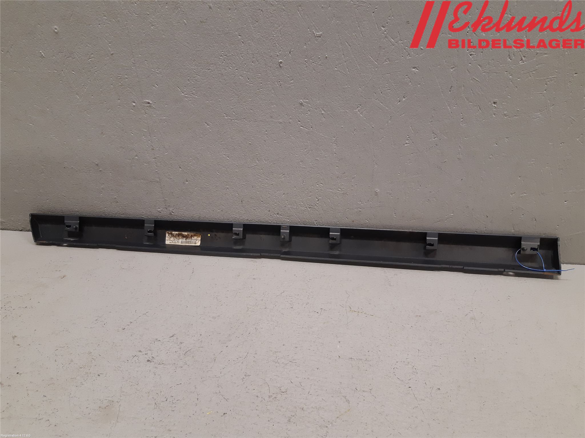 Volvo V70 08-13 Dörr Dekorlist Fram Hö
