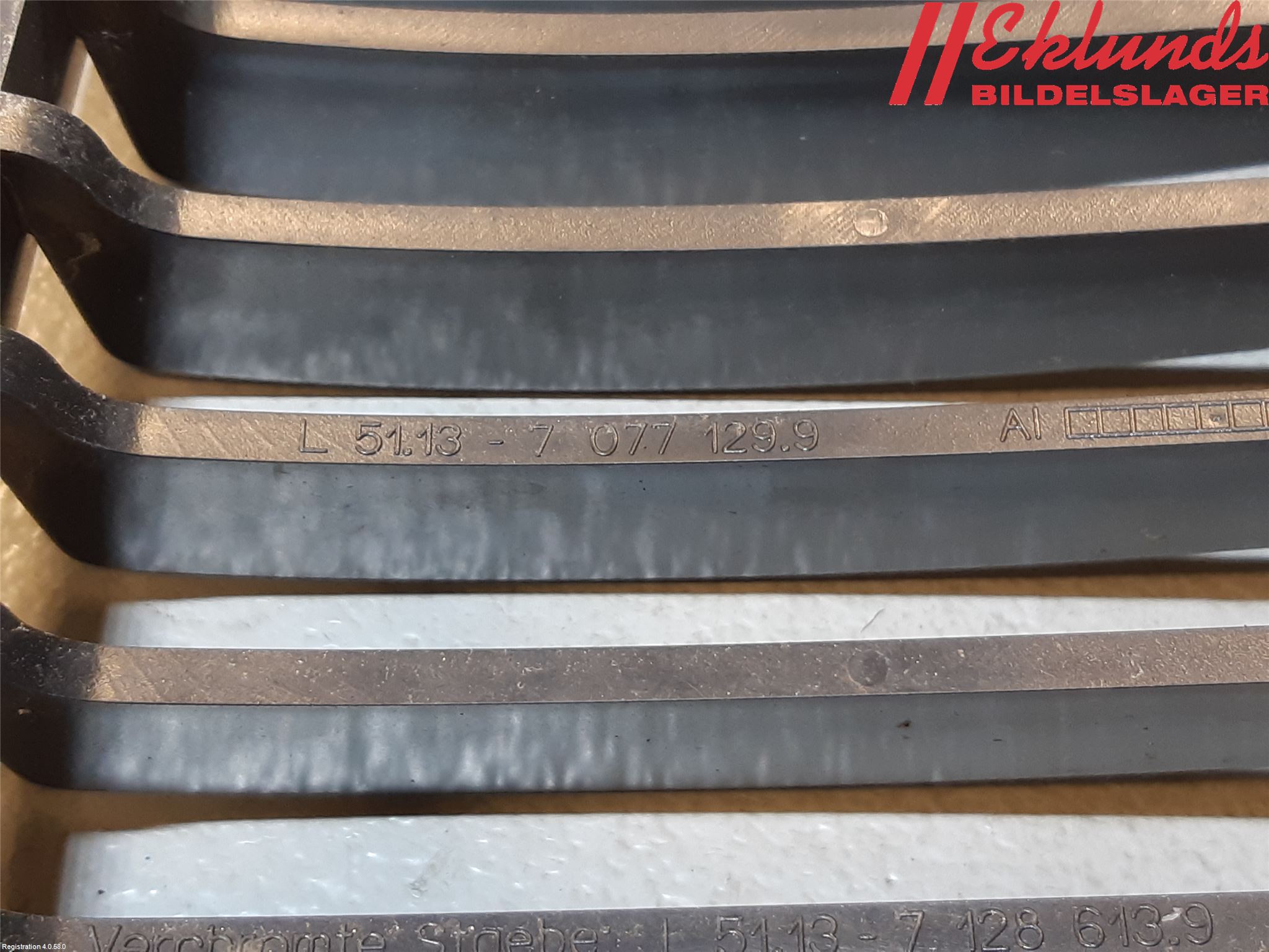 BMW 1 E87/81 5D/3D 03-11 Grilldel Vänster