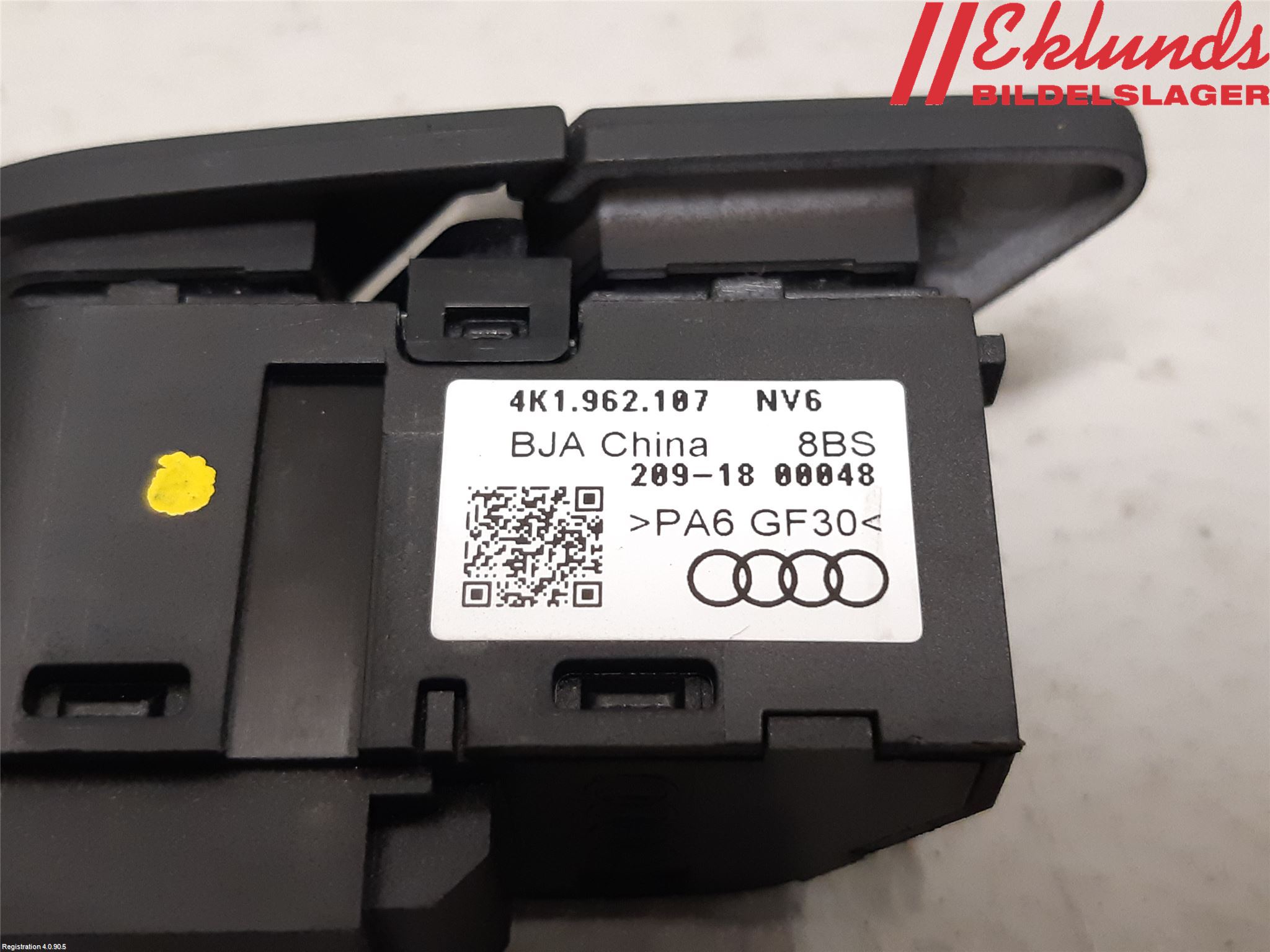 Audi A6 F2/C8 19- Strömställare Centrallås