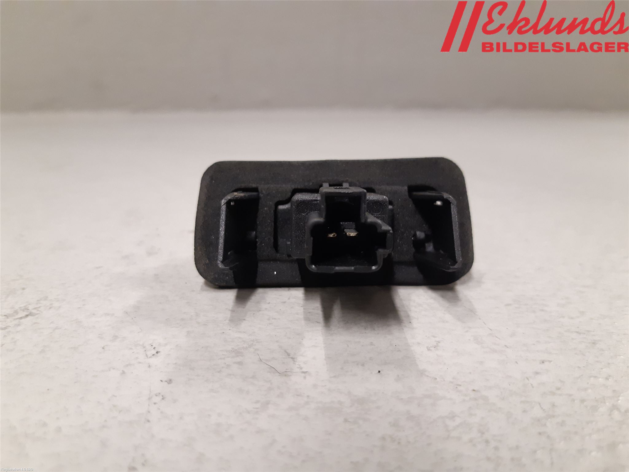 Toyota YARIS XP130 15-20 Skylt Belysning