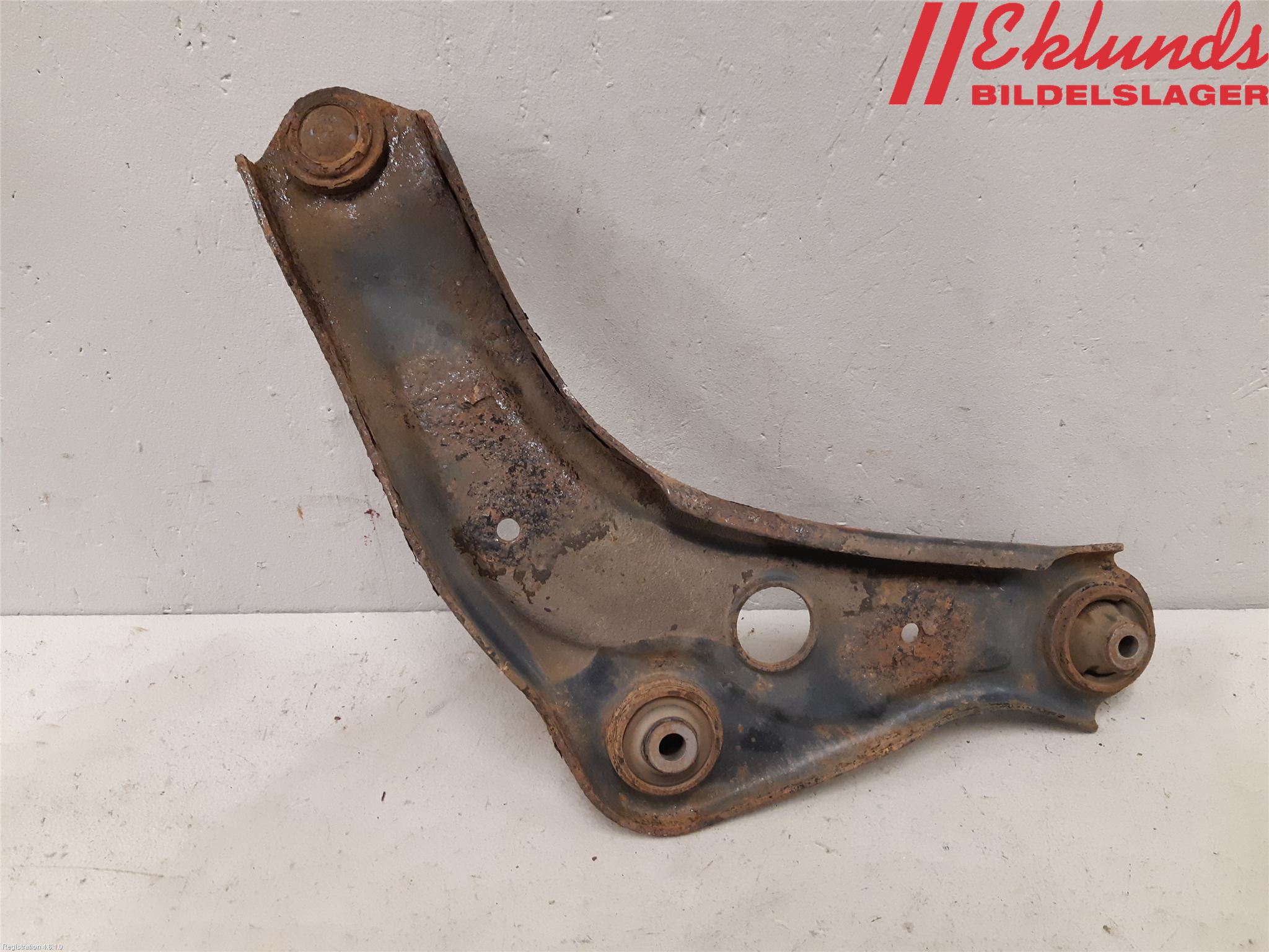 Nissan QASHQAI 14-17 Bärarm Fram Undre Vä