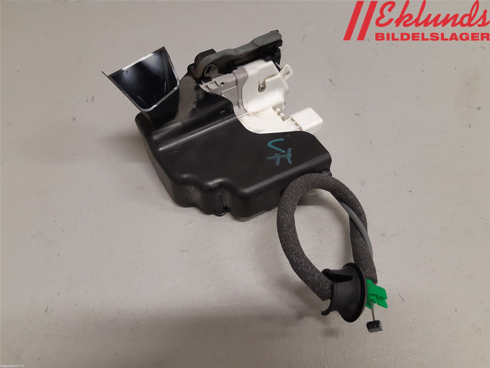 Audi A4/S4 B9 16-19 Låskista-Dörrlås