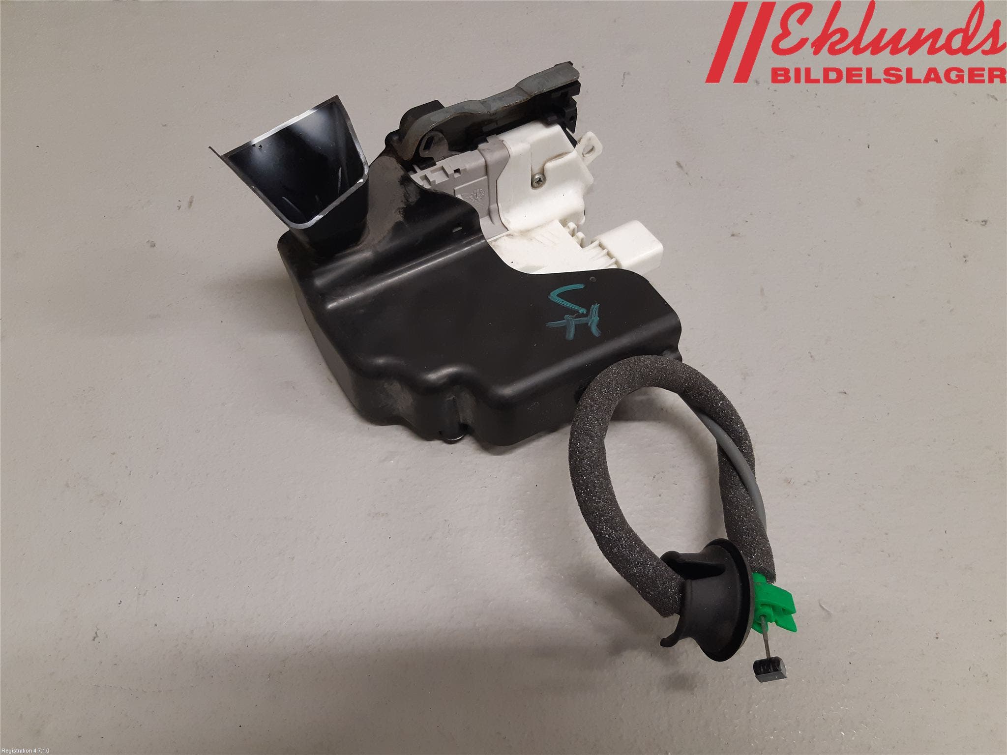 Audi A4/S4 B9 16-19 Låskista-Dörrlås