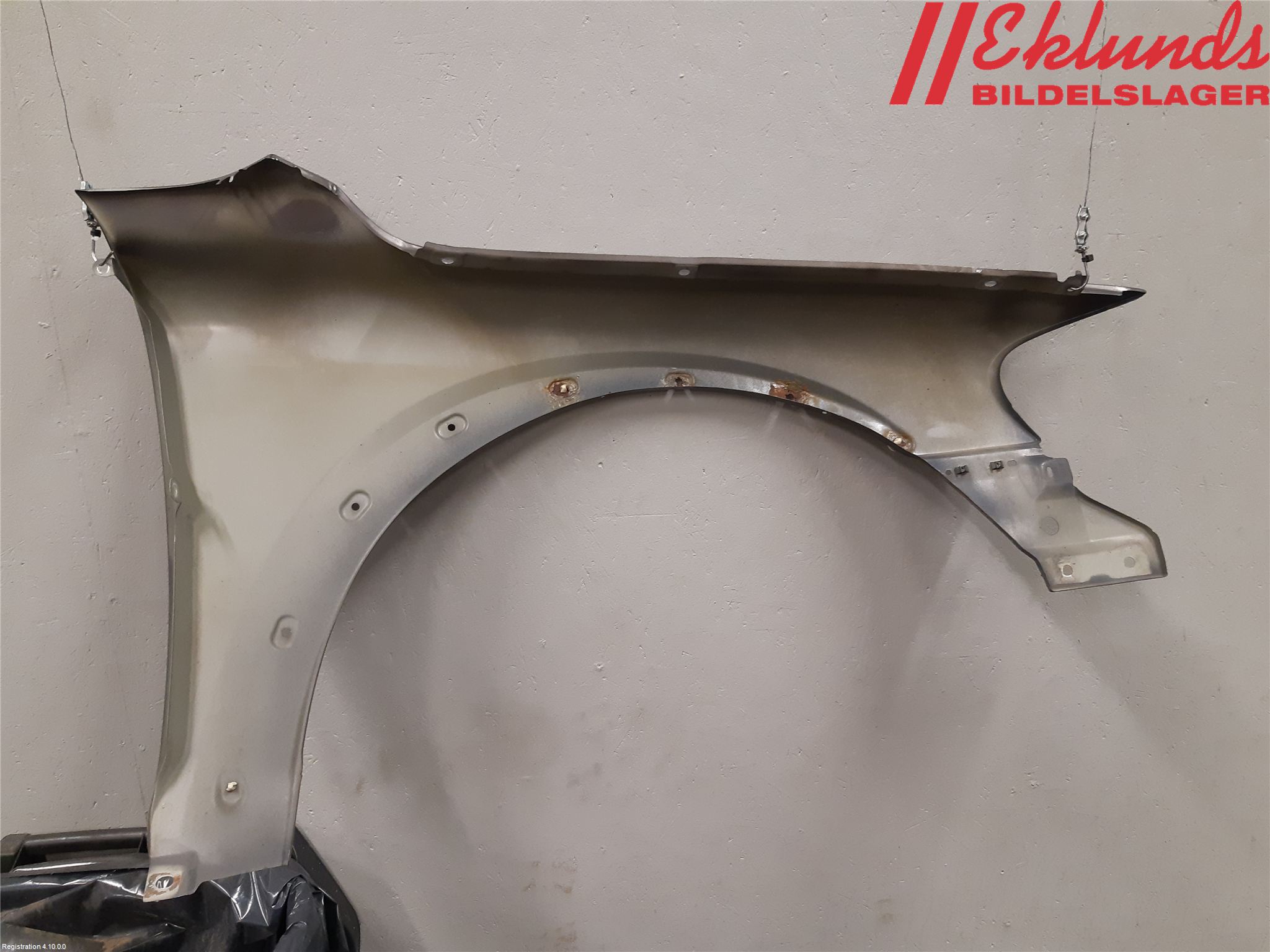 Volvo XC70 05-07 Skärm Fram Vänster