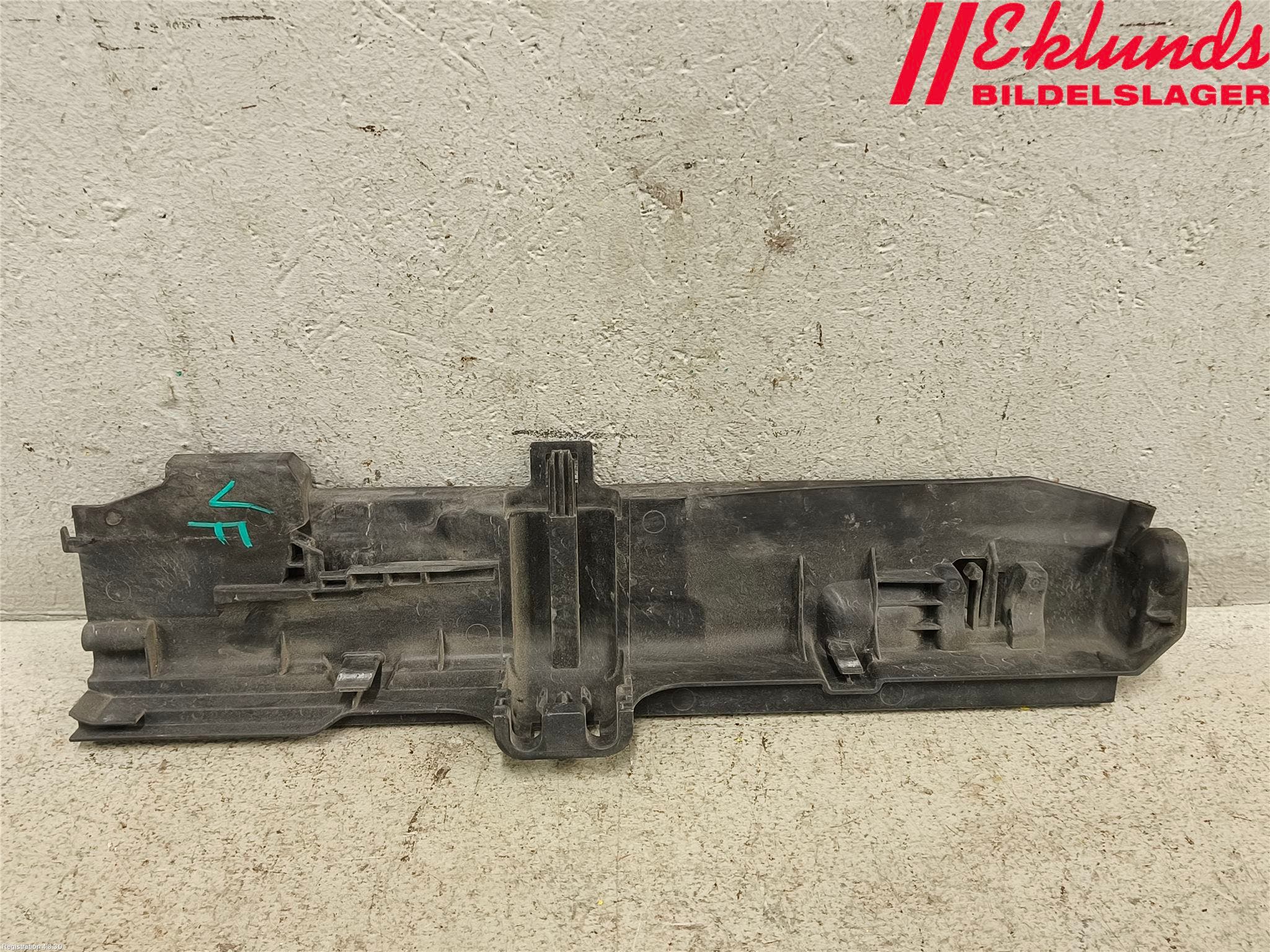 BMW 3 E90/91 SED/TOU 05-12 Deflektor Plåt-Plast Kylning