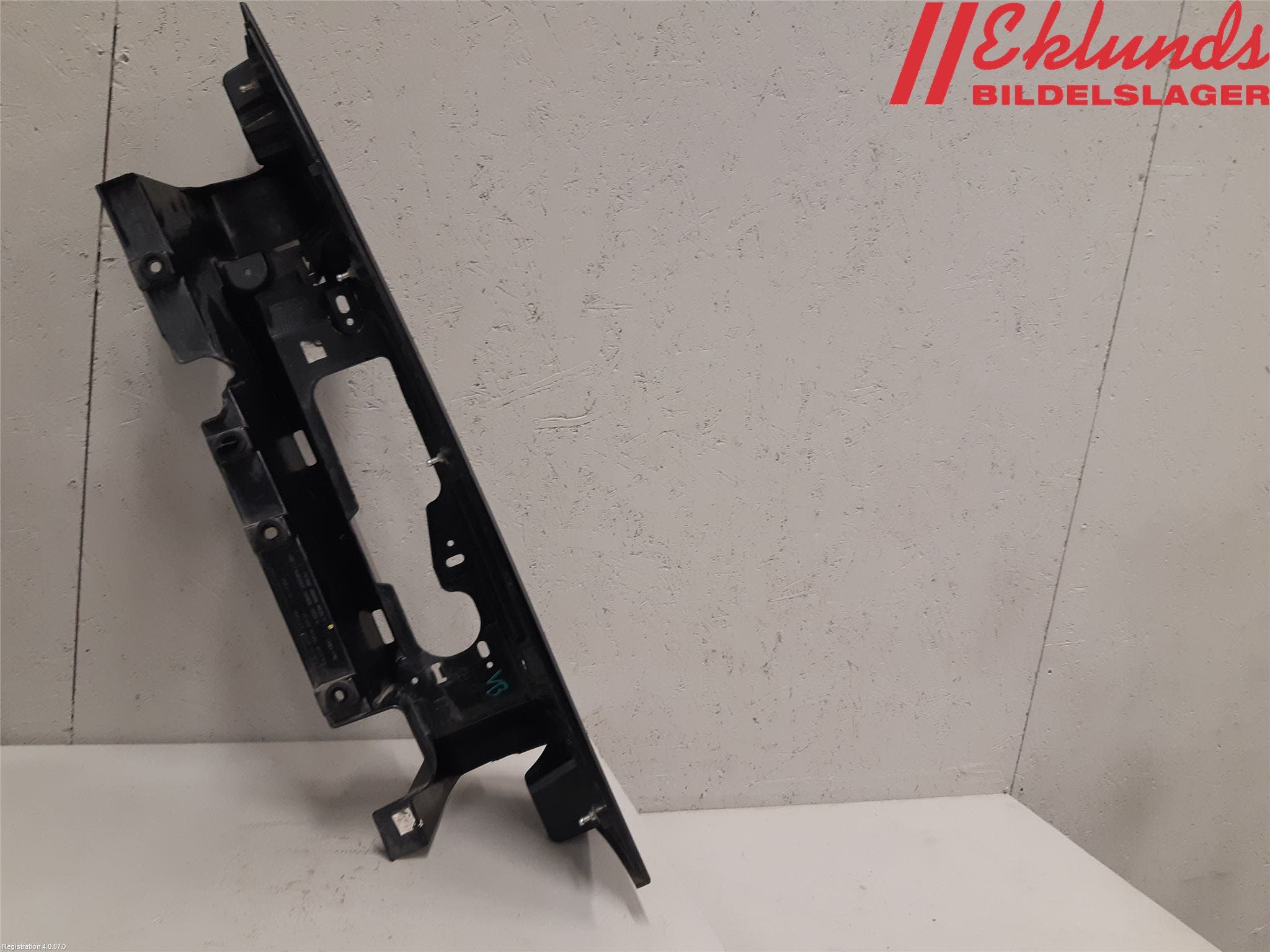 Opel VIVARO 15-19 Bakljussarg