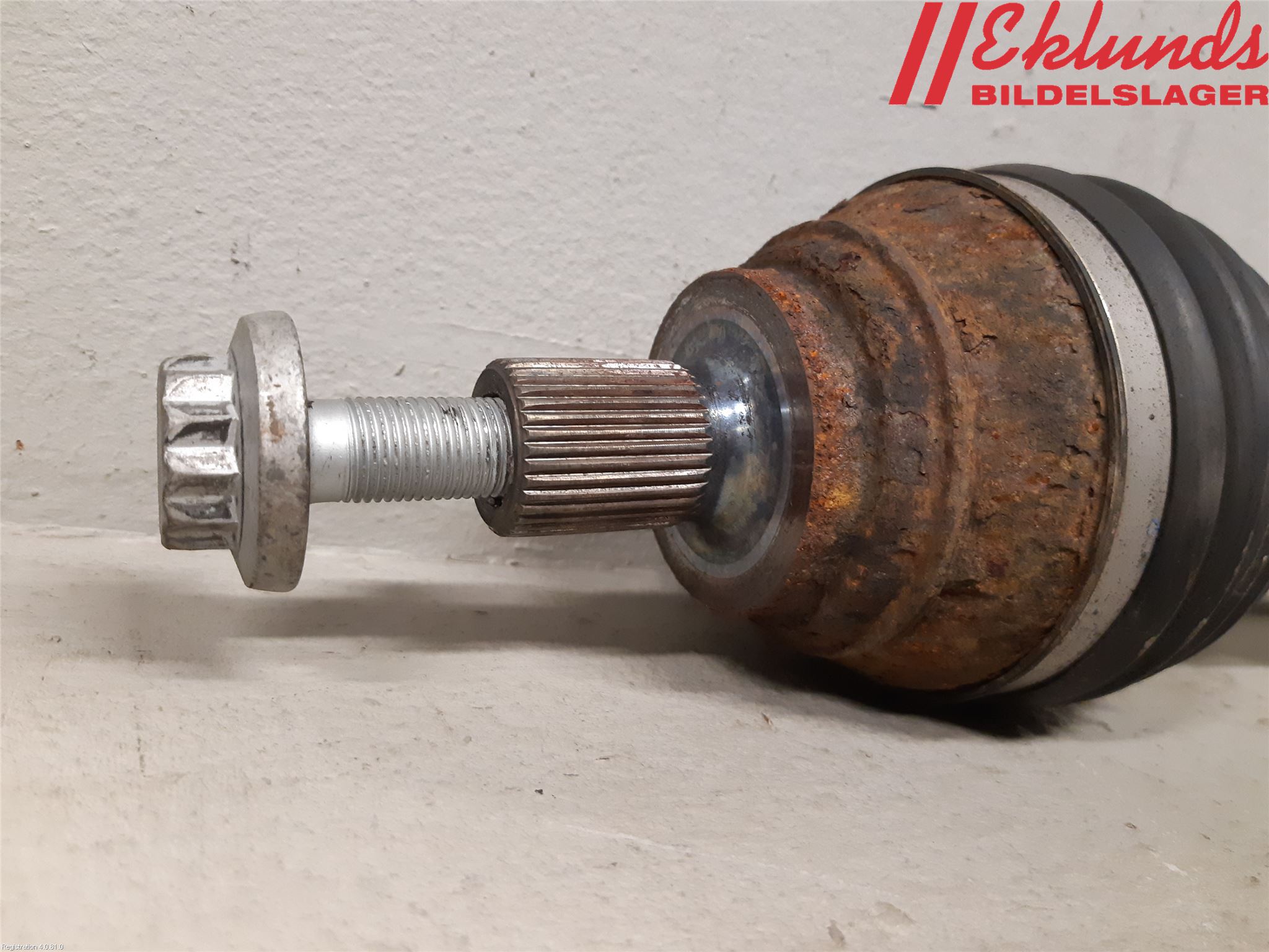 Volkswagen VW CADDY 16-20 Drivaxel Fram Höger