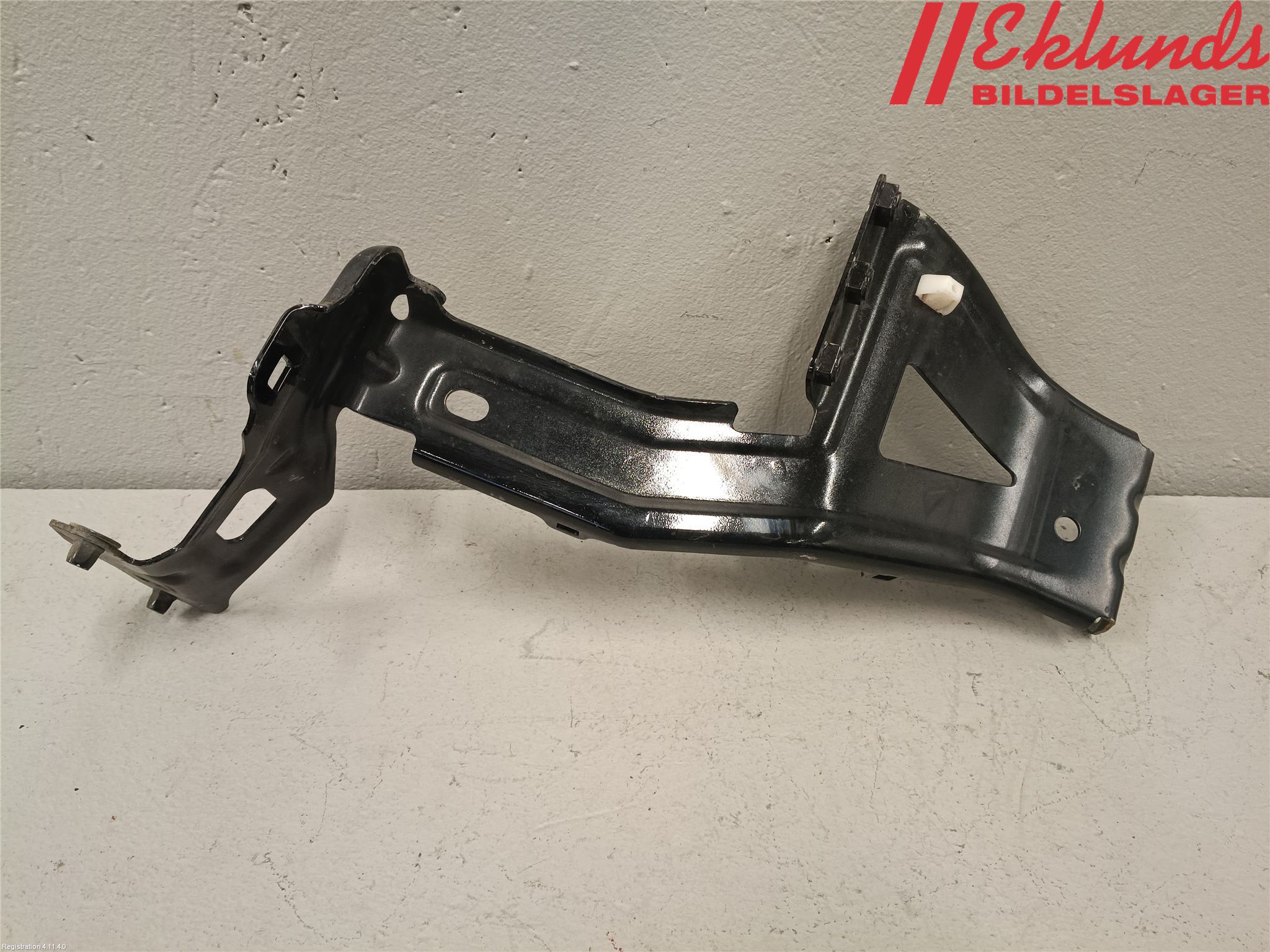 Audi E-TRON, S GE 19- Skärmfäste Fram Vä