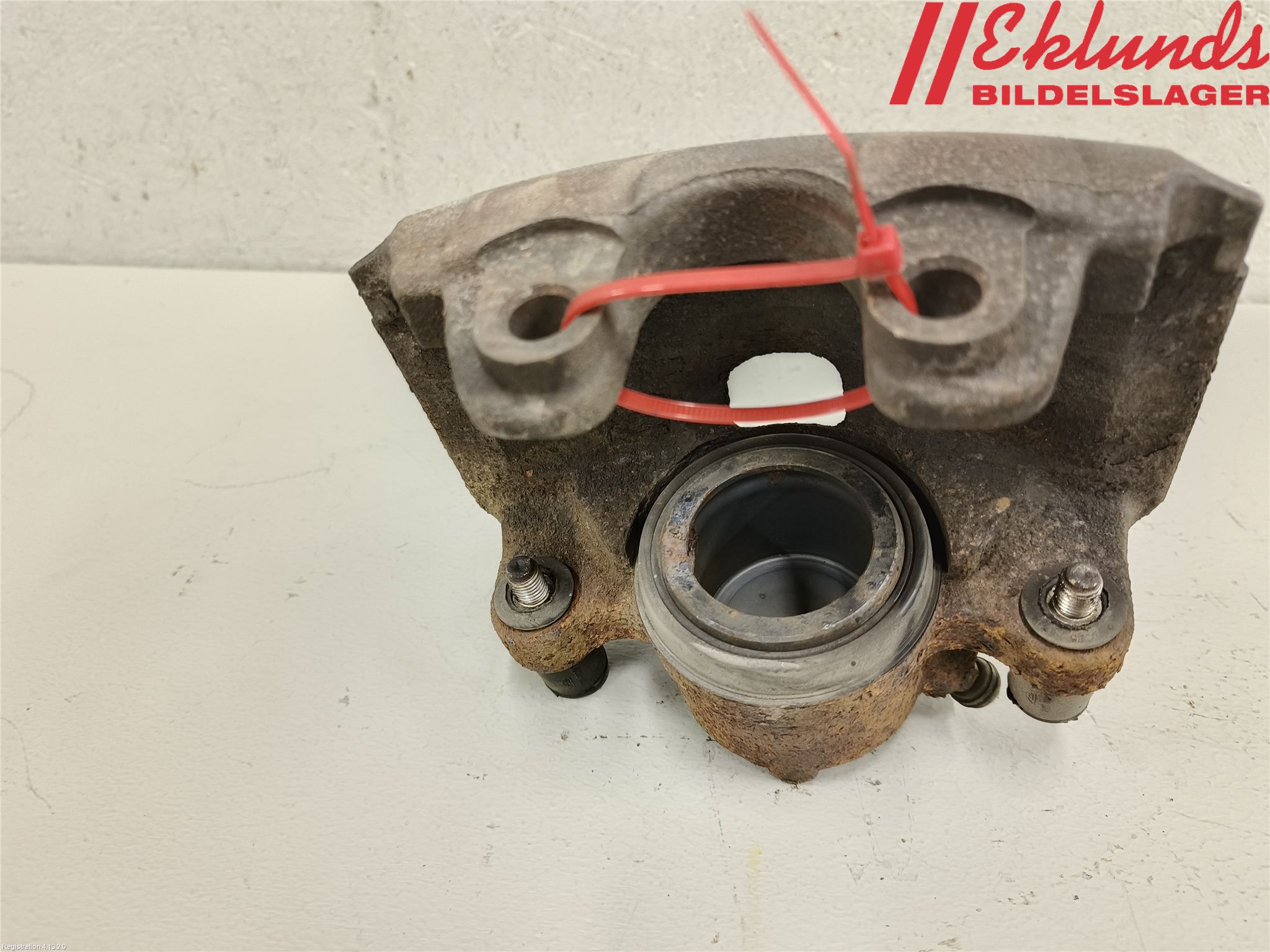 Ford KUGA 13-16 Bromsok Fram Vänster