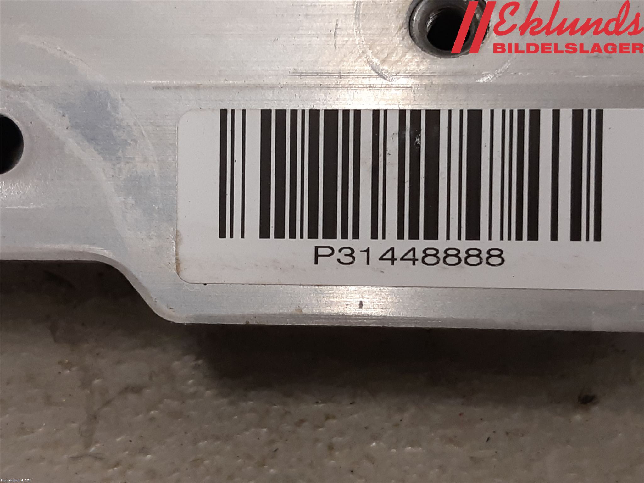 Volvo XC90/RECHARGE 16- Fjäderbensstag