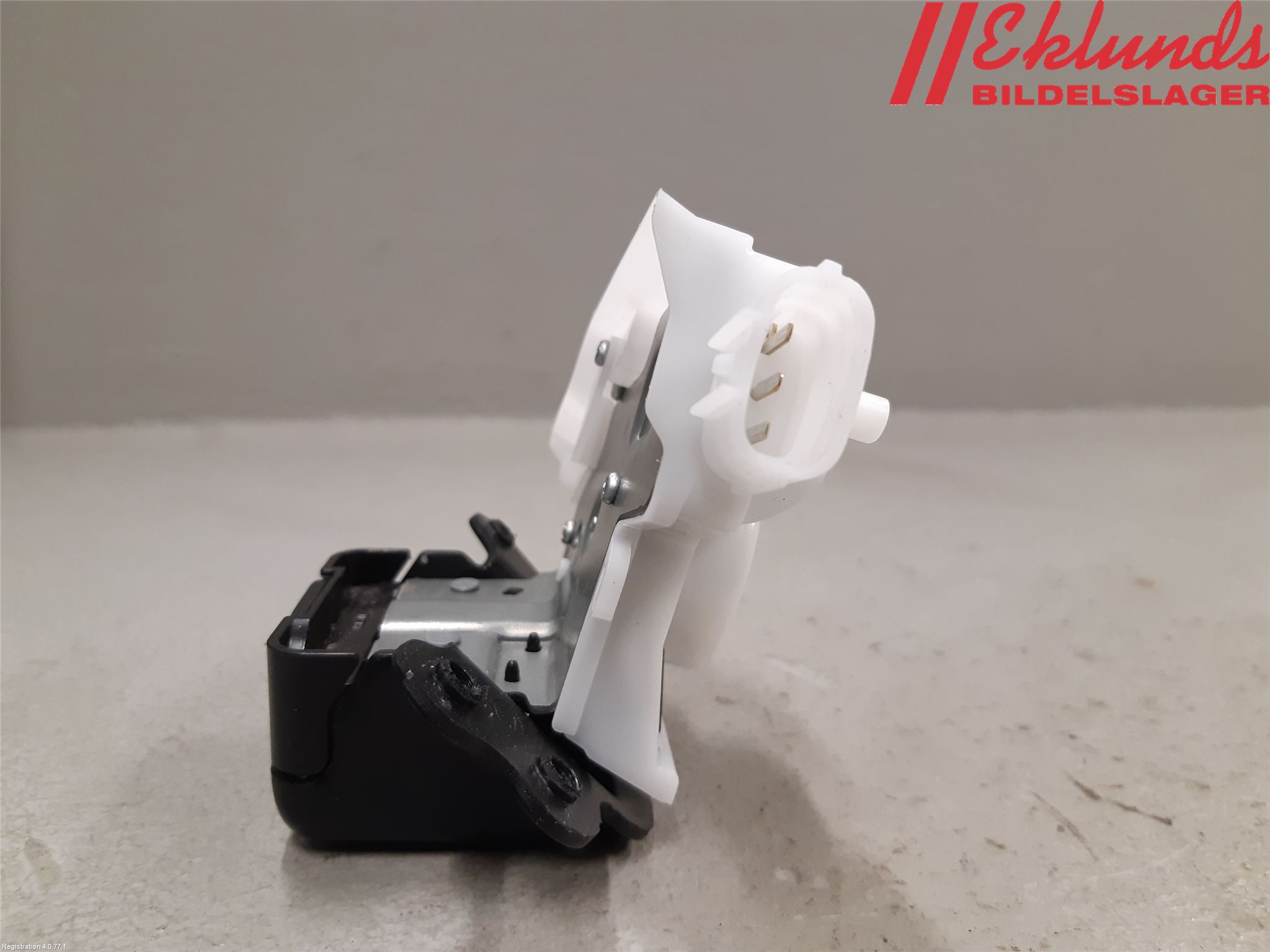 Toyota RAV4 19- Låskista Baklucka