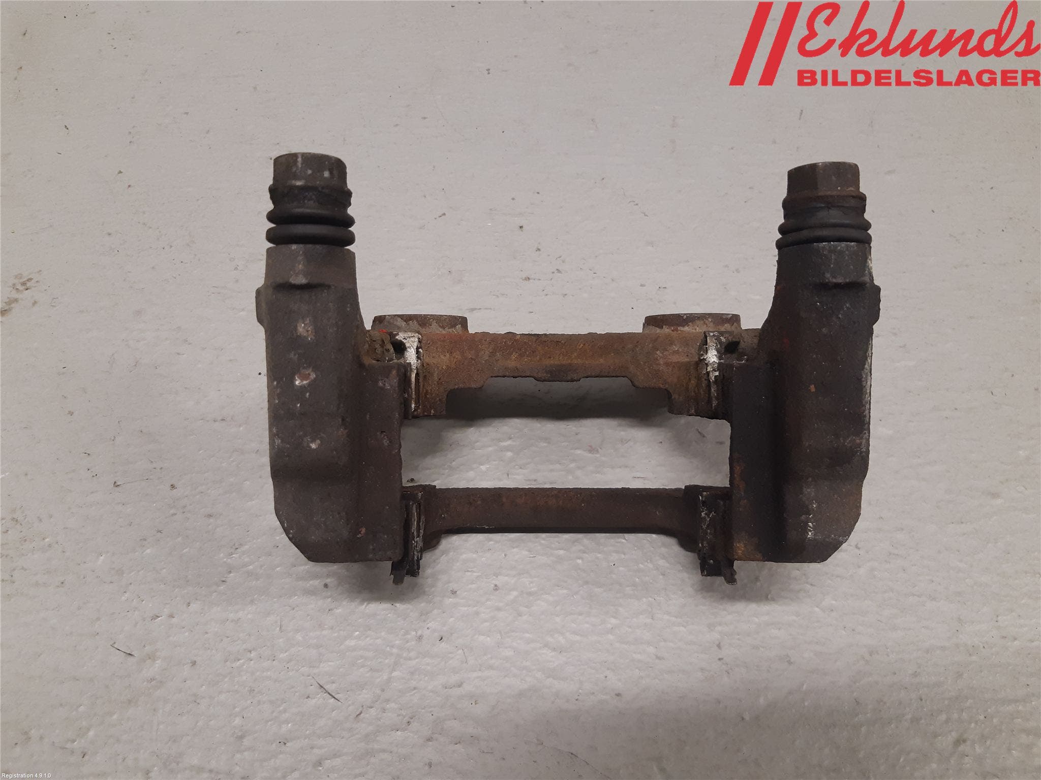 Toyota RAV4 19- Bromsokshållare