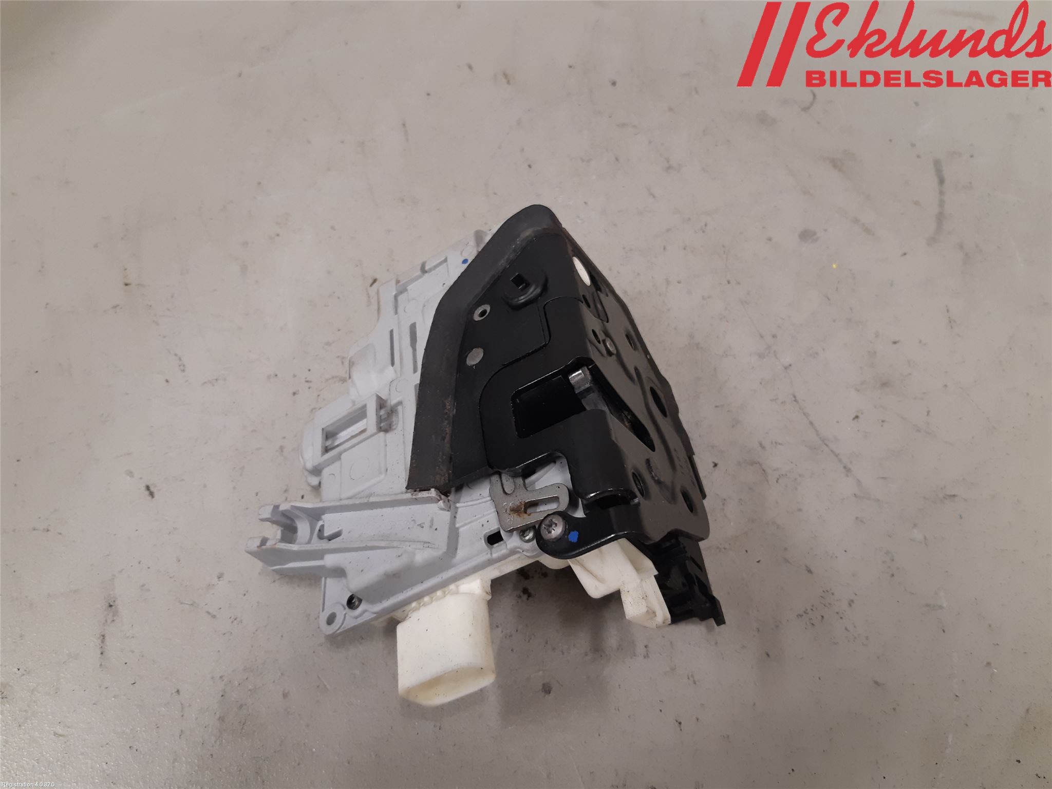 Volkswagen VW PASSAT 11-14 Låskista-Dörrlås