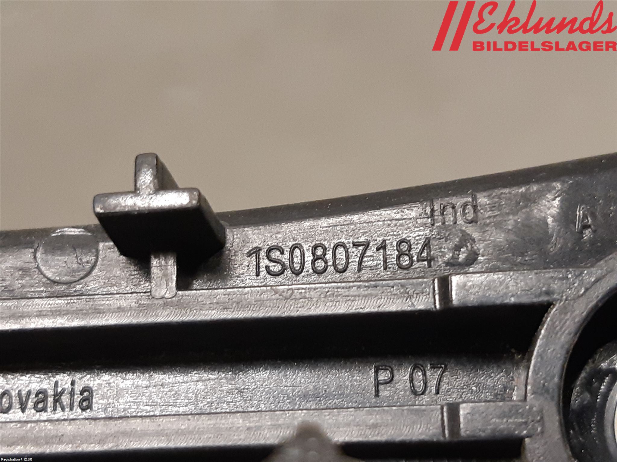 Volkswagen VW UP! / E-UP! Stötfångarfäste Fram Hö