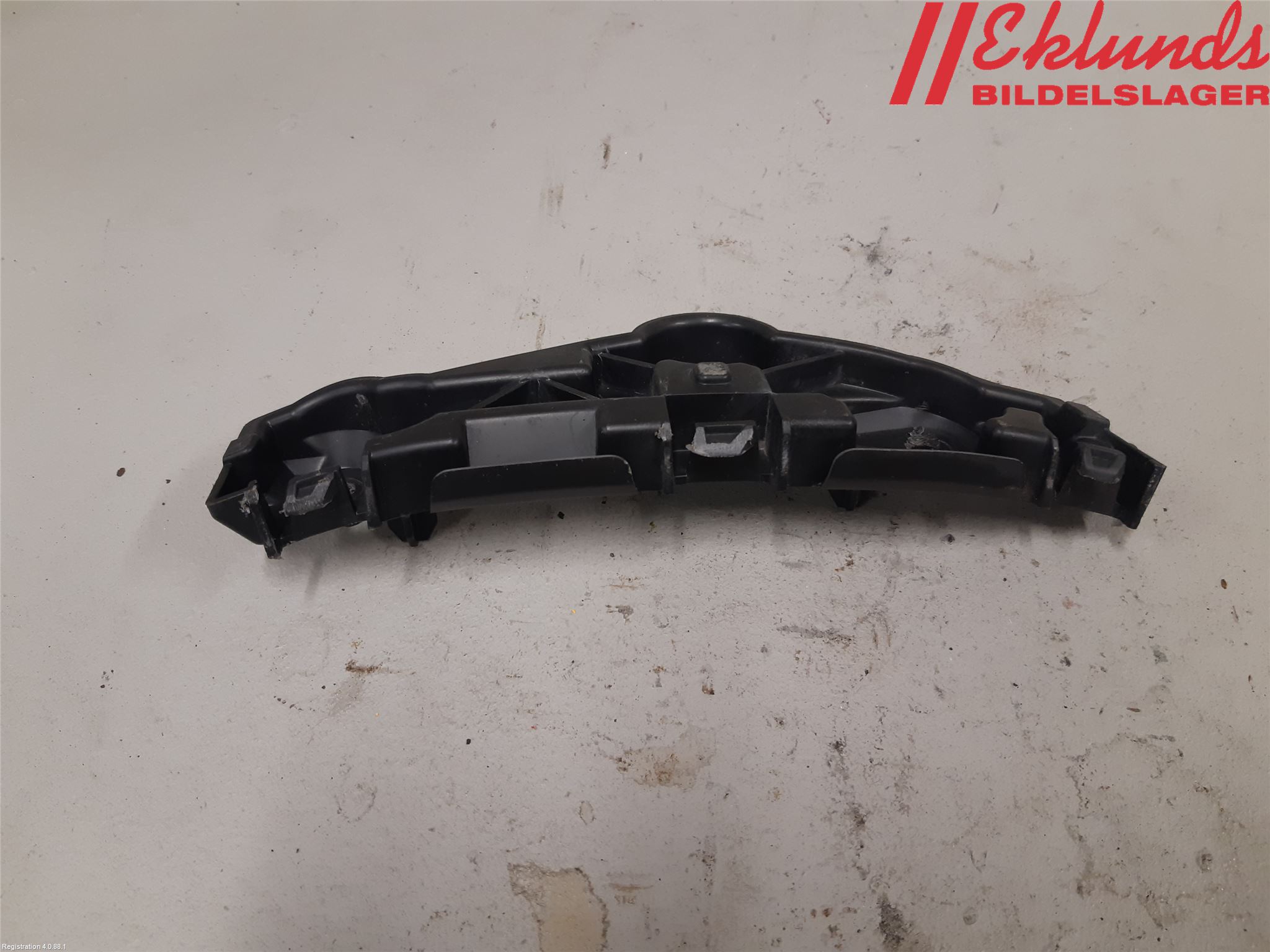 Dacia SANDERO/STEPWAY 13-20 Stötfångarfäste Fram Hö