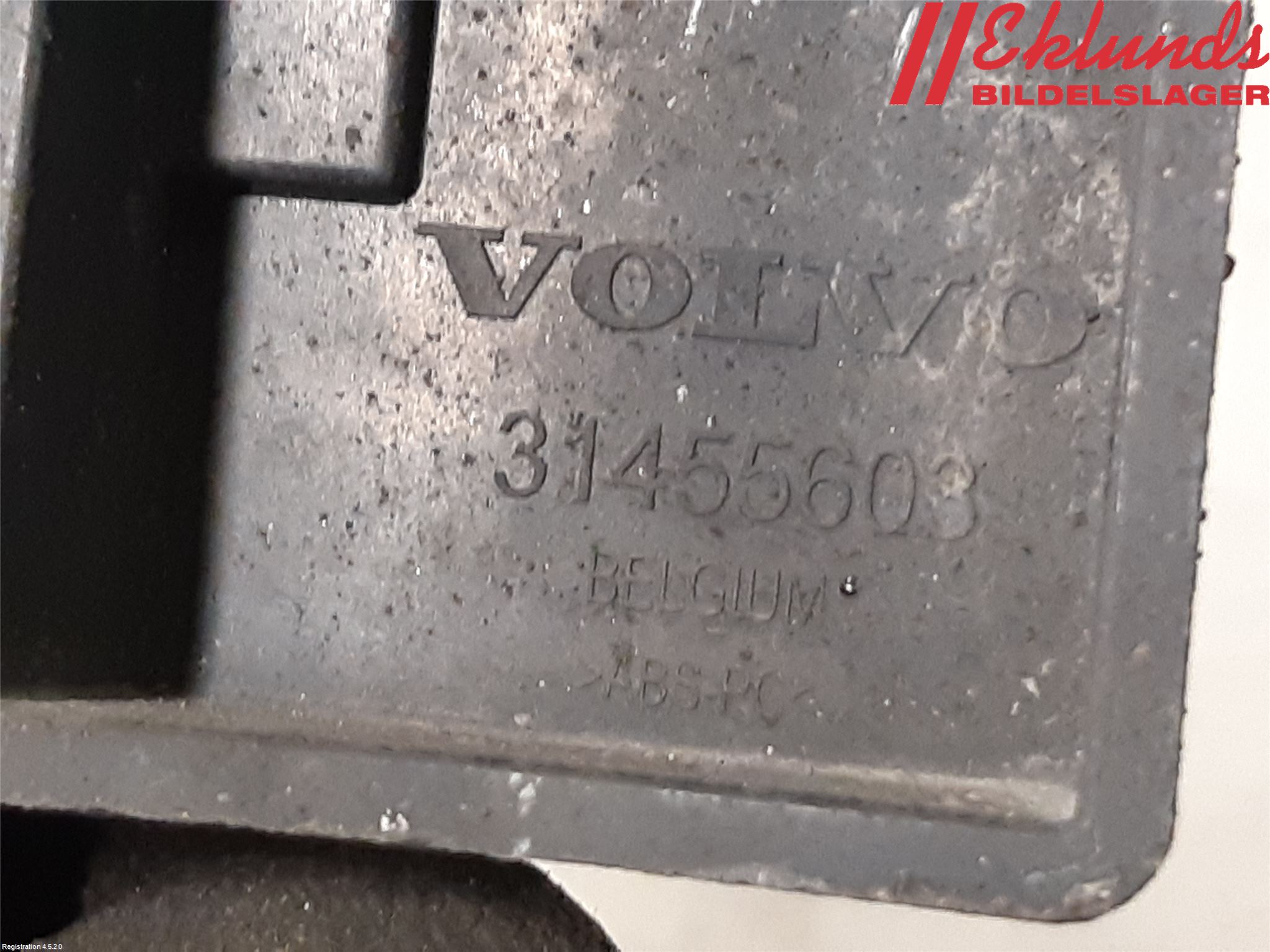 Volvo V90 17->> Stötfångardel Fram Mitt