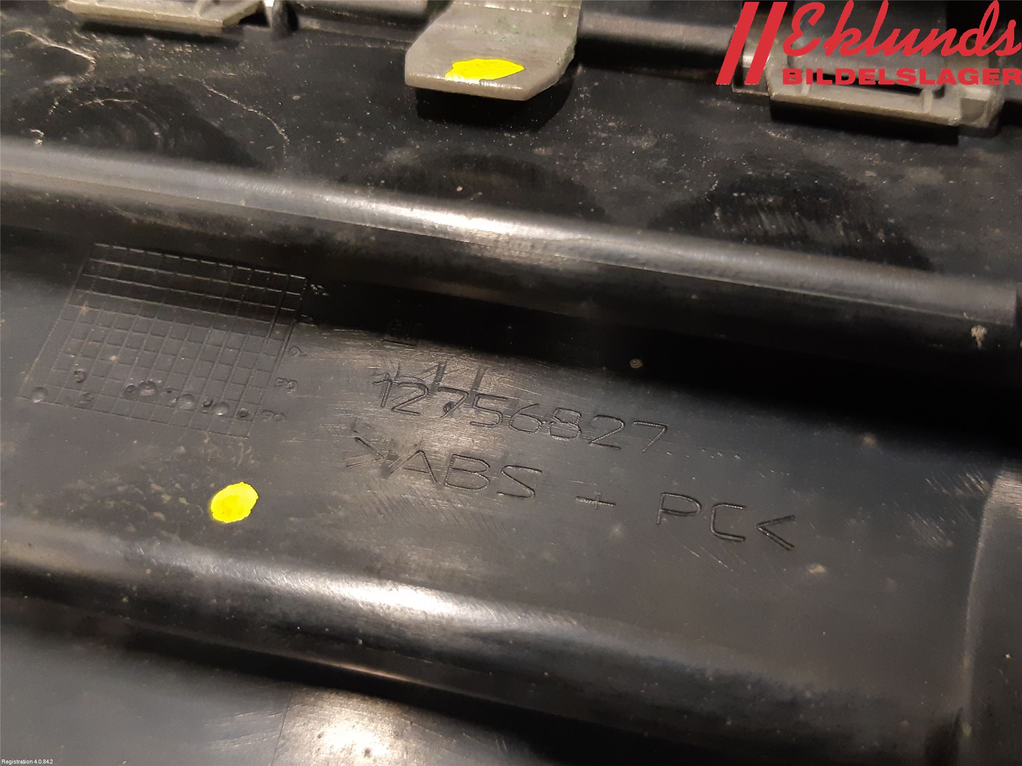 Saab 9-5     06-10 Grilldel Mitt